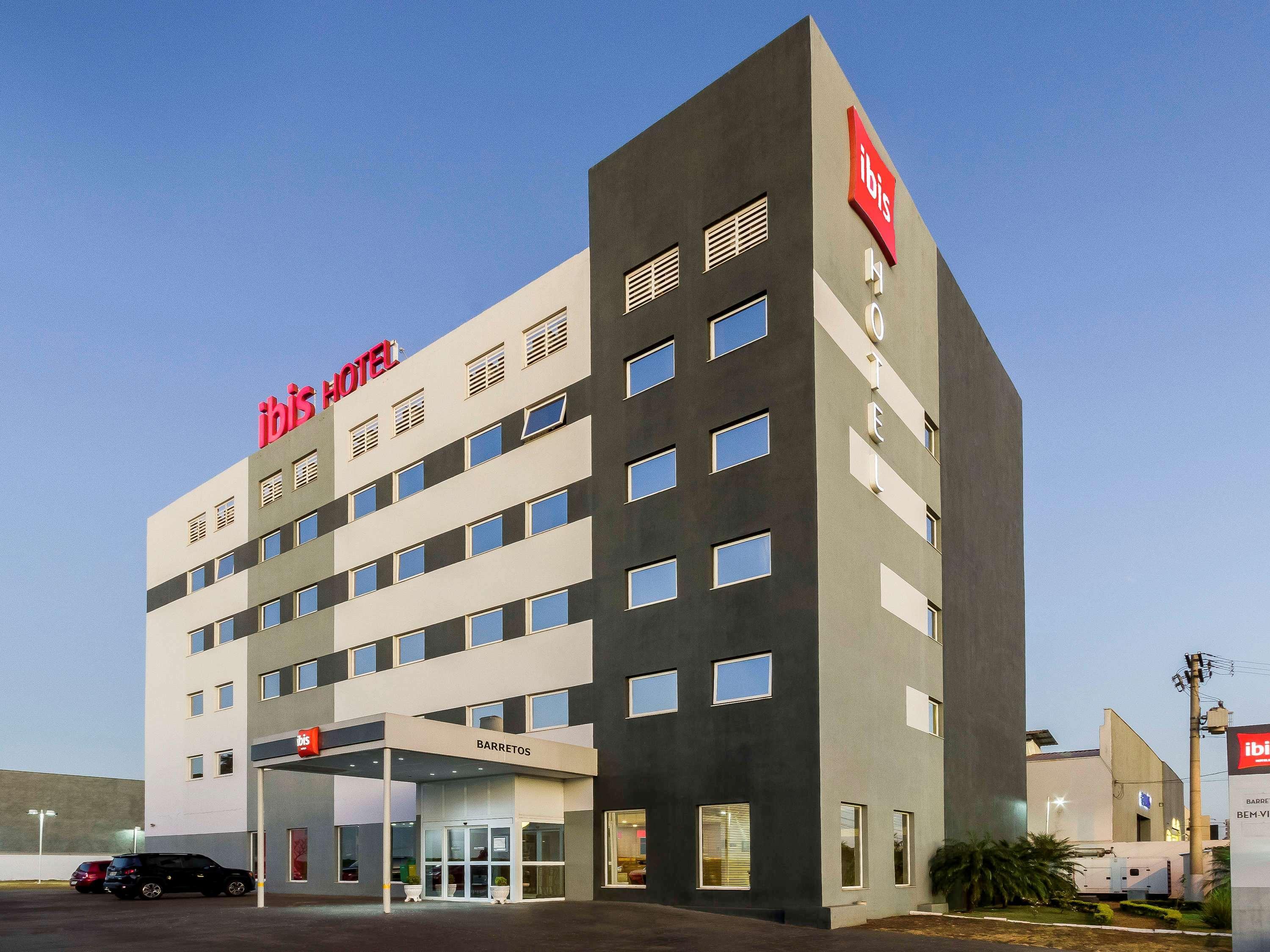 Vista Exterior Ibis Barretos