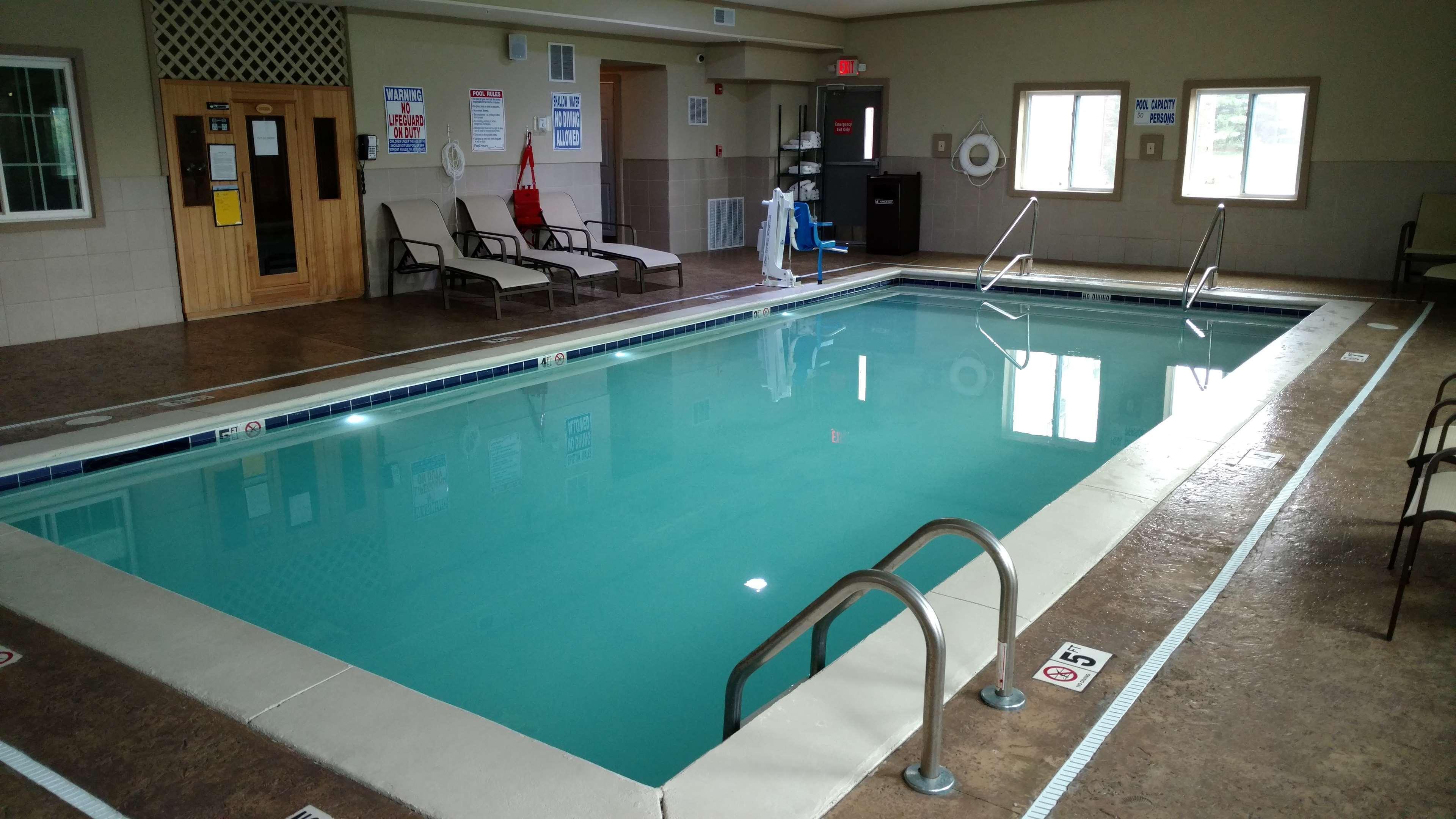 Vista Piscina Best Western Plus Crawfordsville Hotel