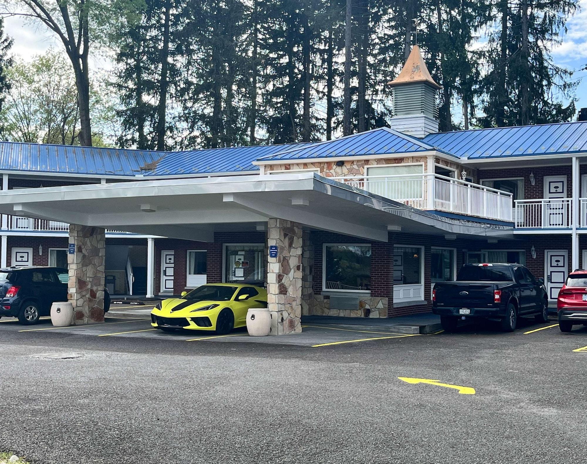 Varios Motel 6 Fairmont, WV - Downtown