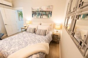 Alquiler Vacacional - The Sandy Beach House in Historic Key West
