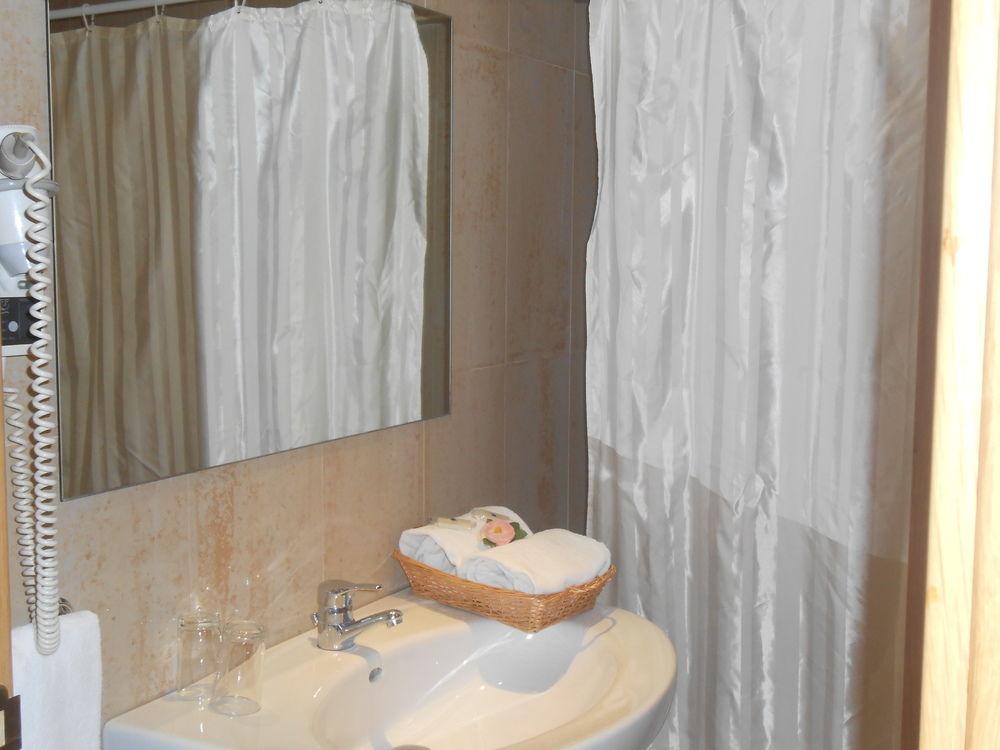 Equipamiento de Habitación Hotel Santa Cruz