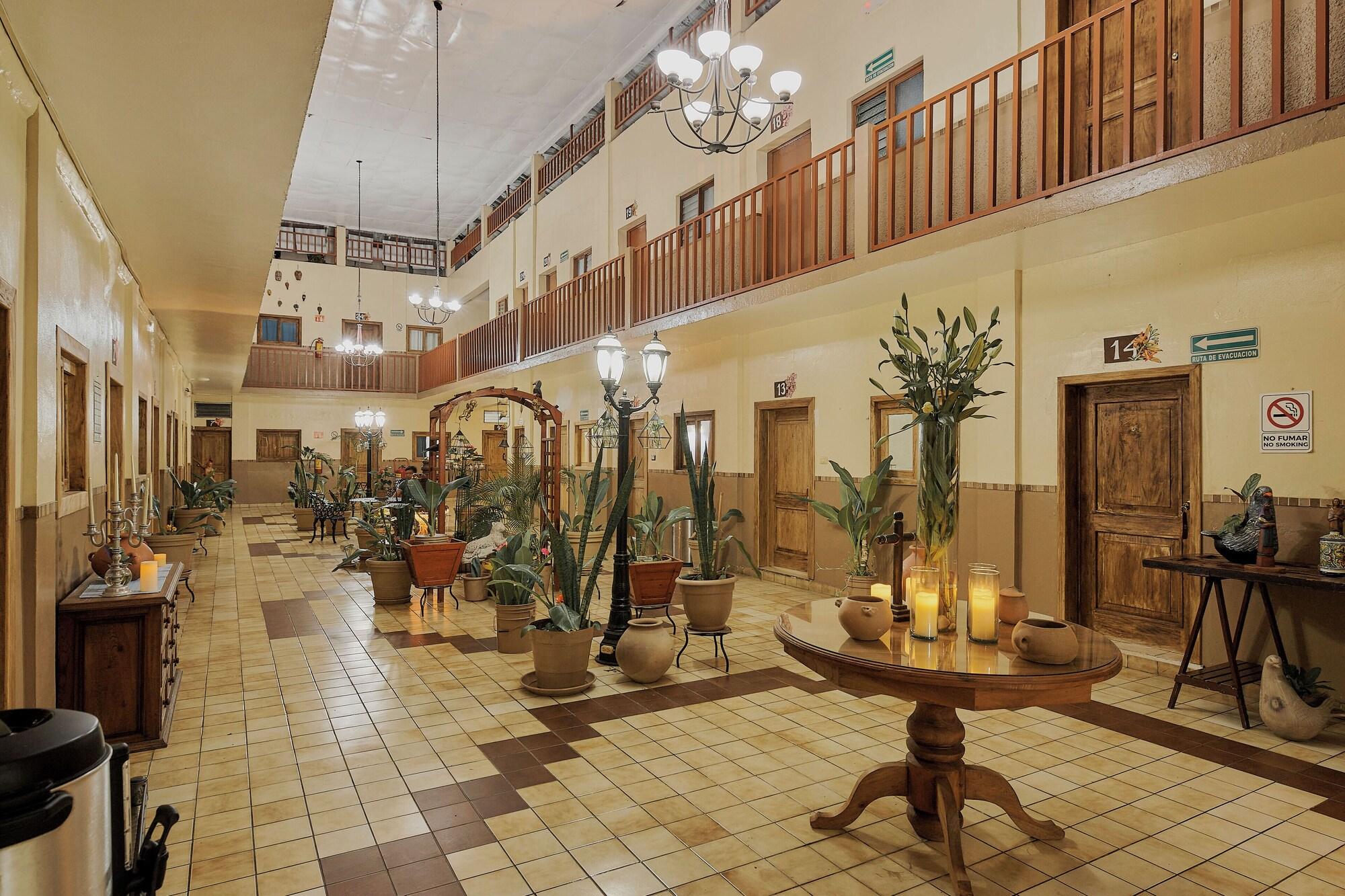 Varios Hotel Cervantino