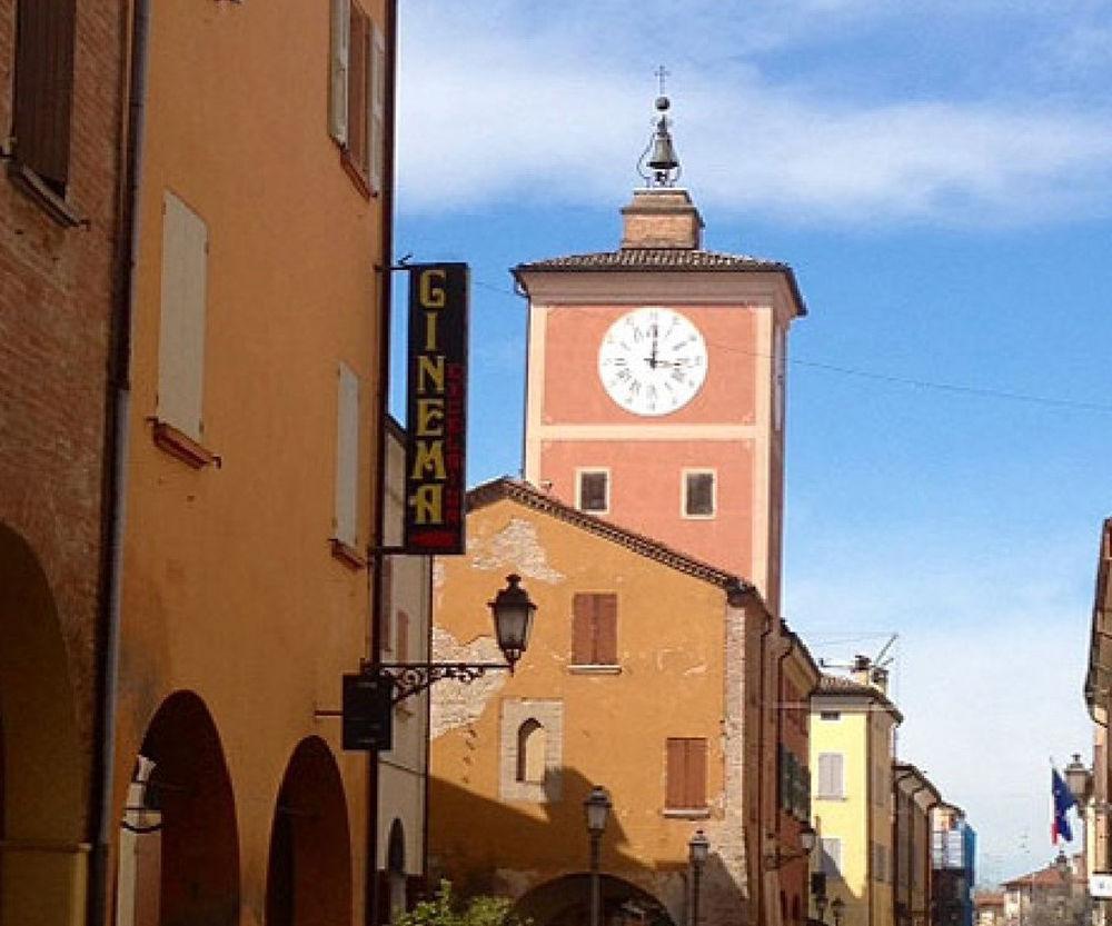 Varios Nuovo Hotel Moderno