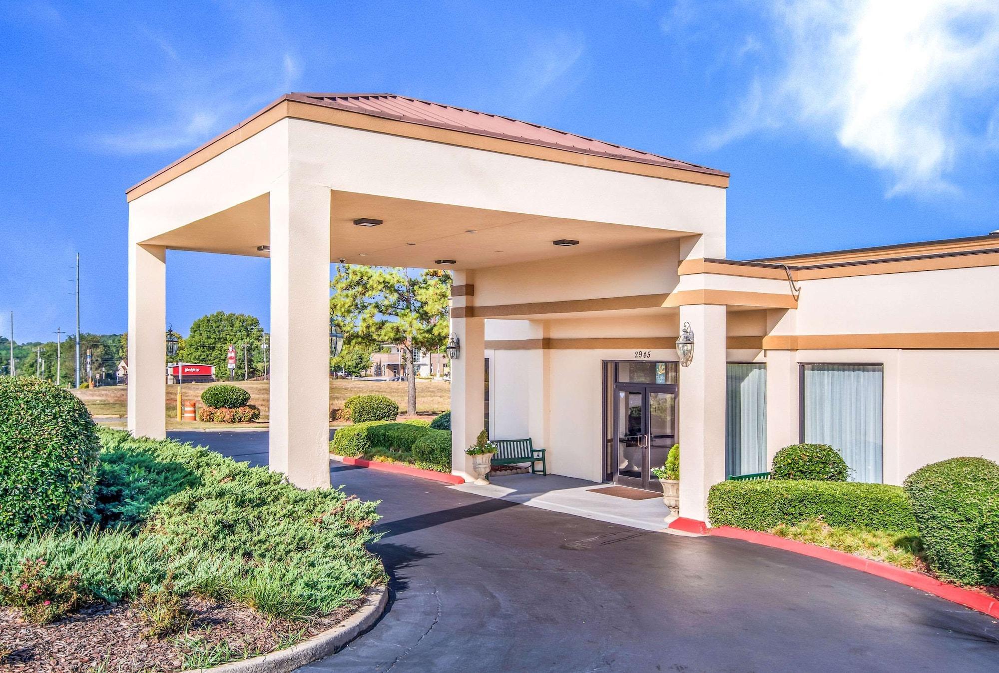 Varios Quality Inn Suwanee I-85