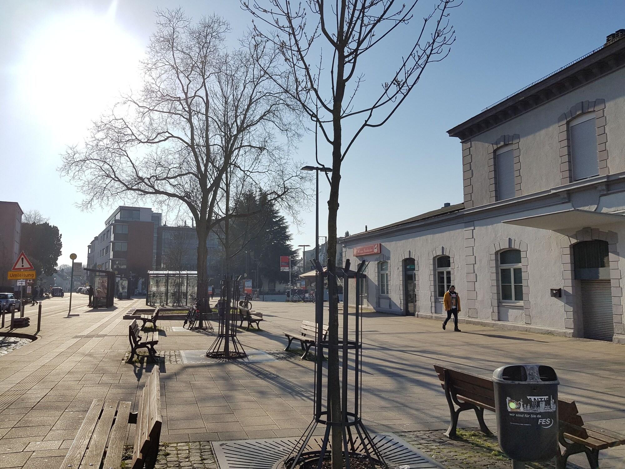 Vista Exterior Hotel Emiliana am Bahnhof
