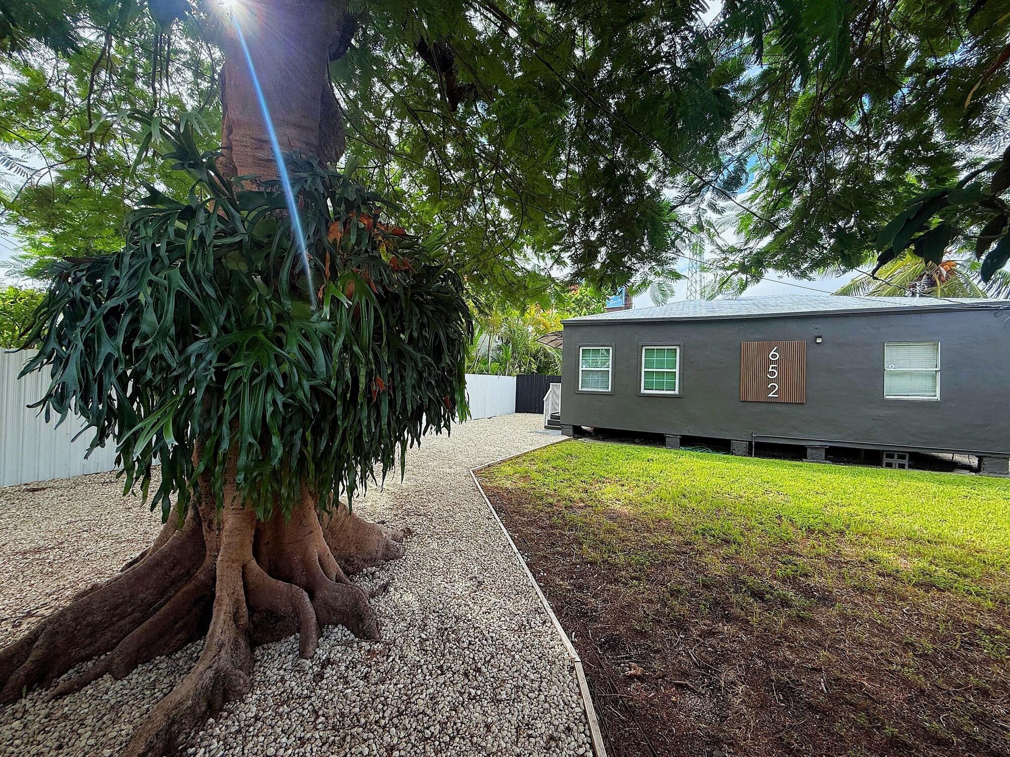 Vista Exterior Wynwood Bungalows By Renzzi