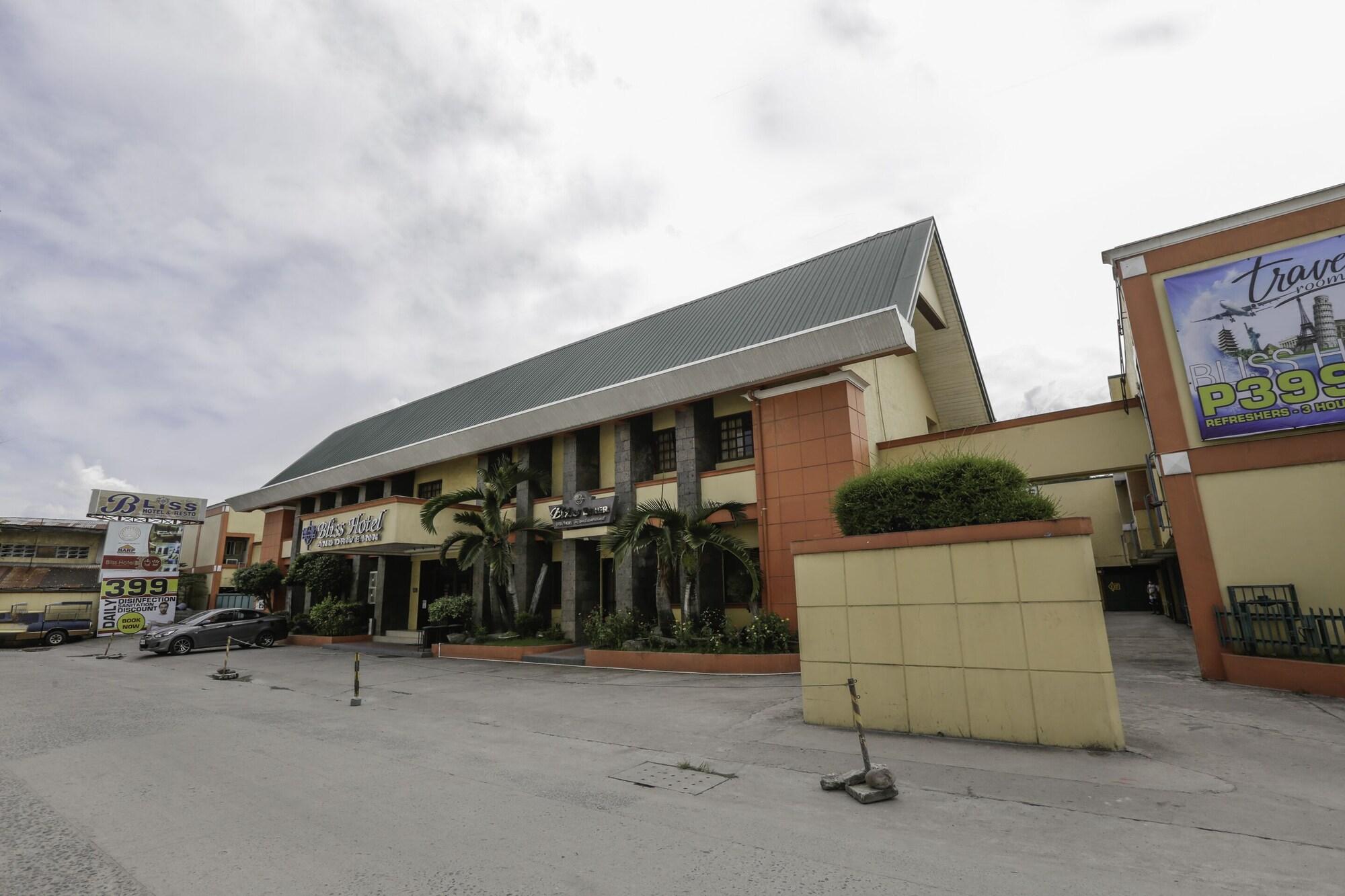 Vista Exterior Capital O 740 Bliss Hotel Dau