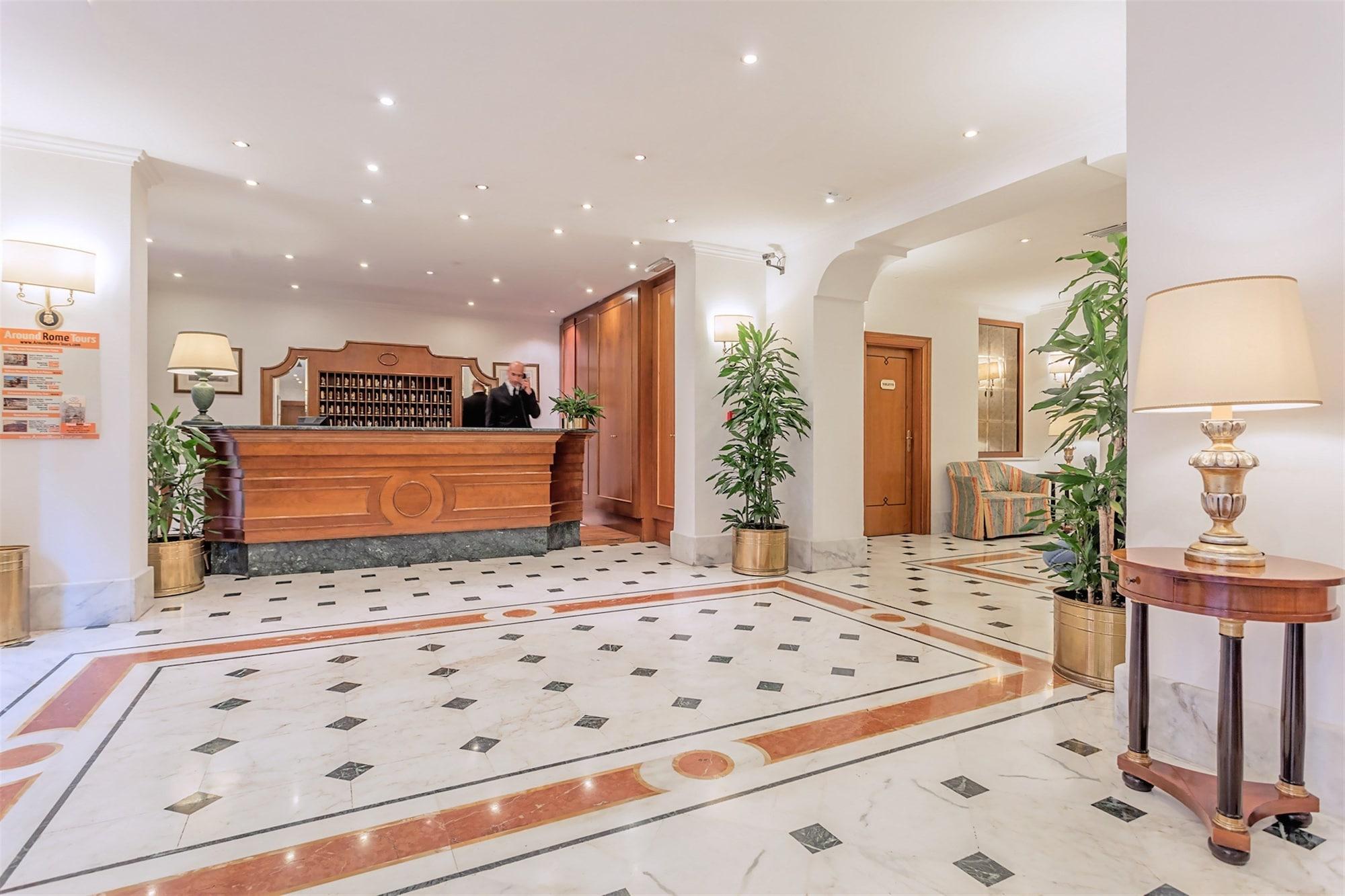 Vista Lobby Raeli Hotel Luce