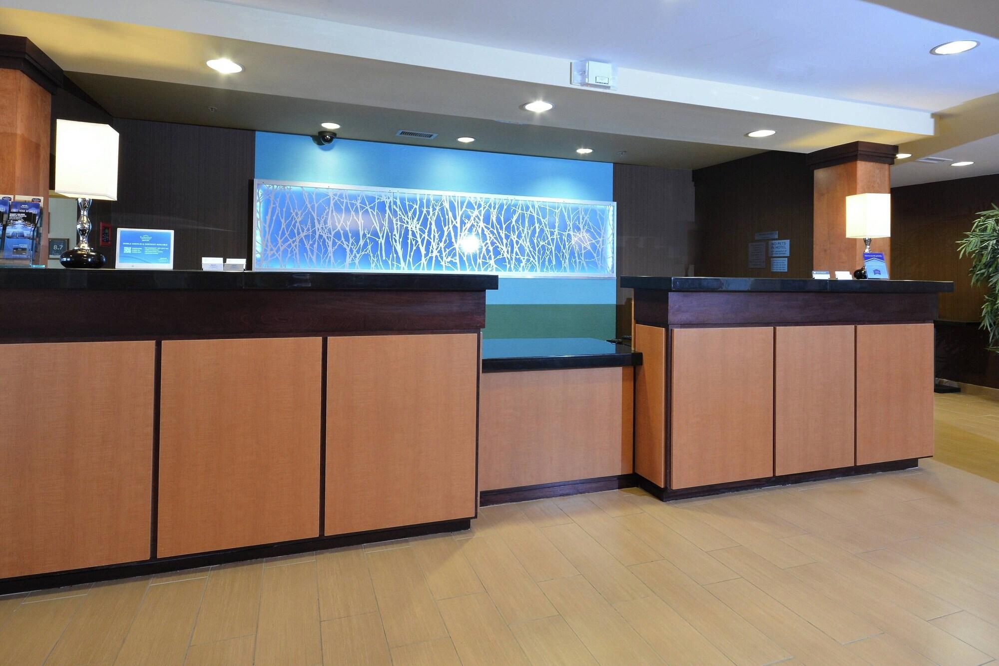Vista Lobby Fairfield Inn & Suites by Marriott