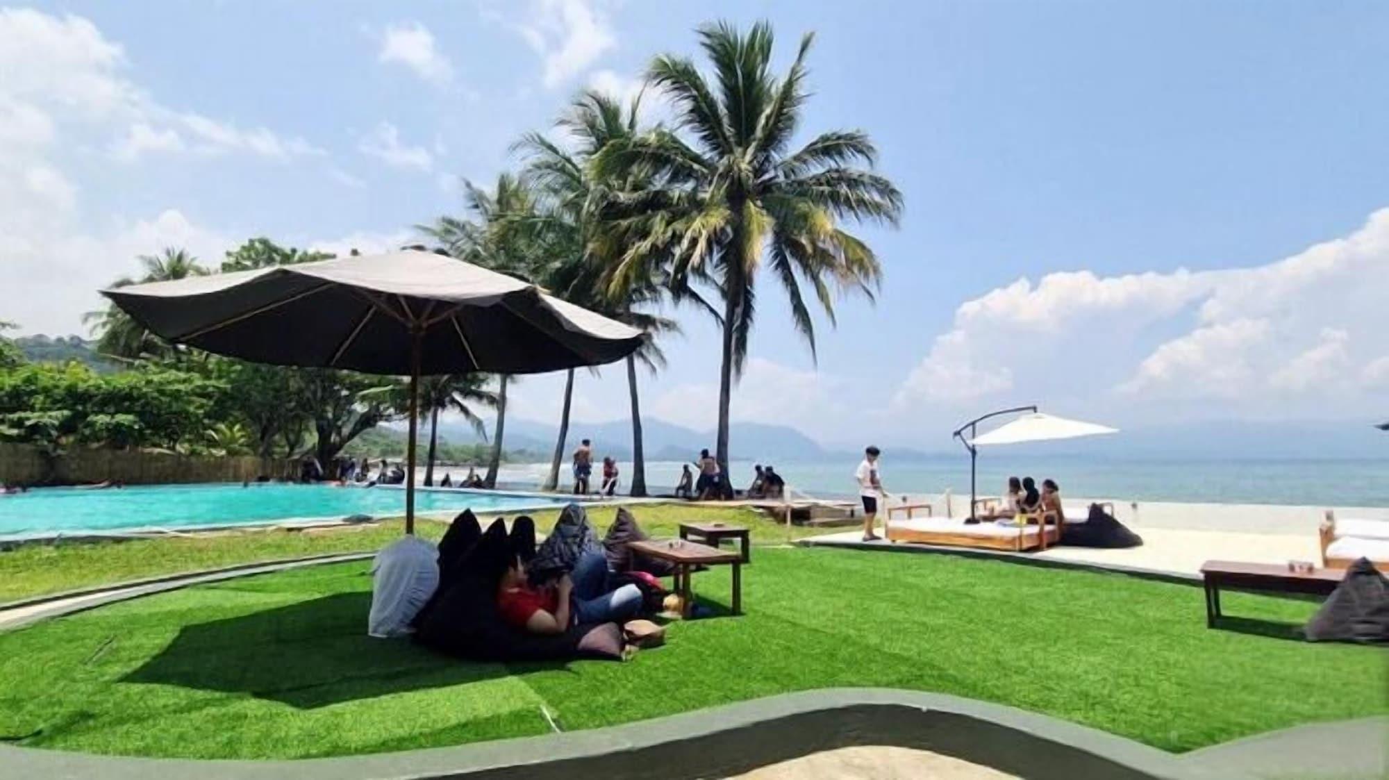 Vista Exterior La Plage Beach Club & Resort