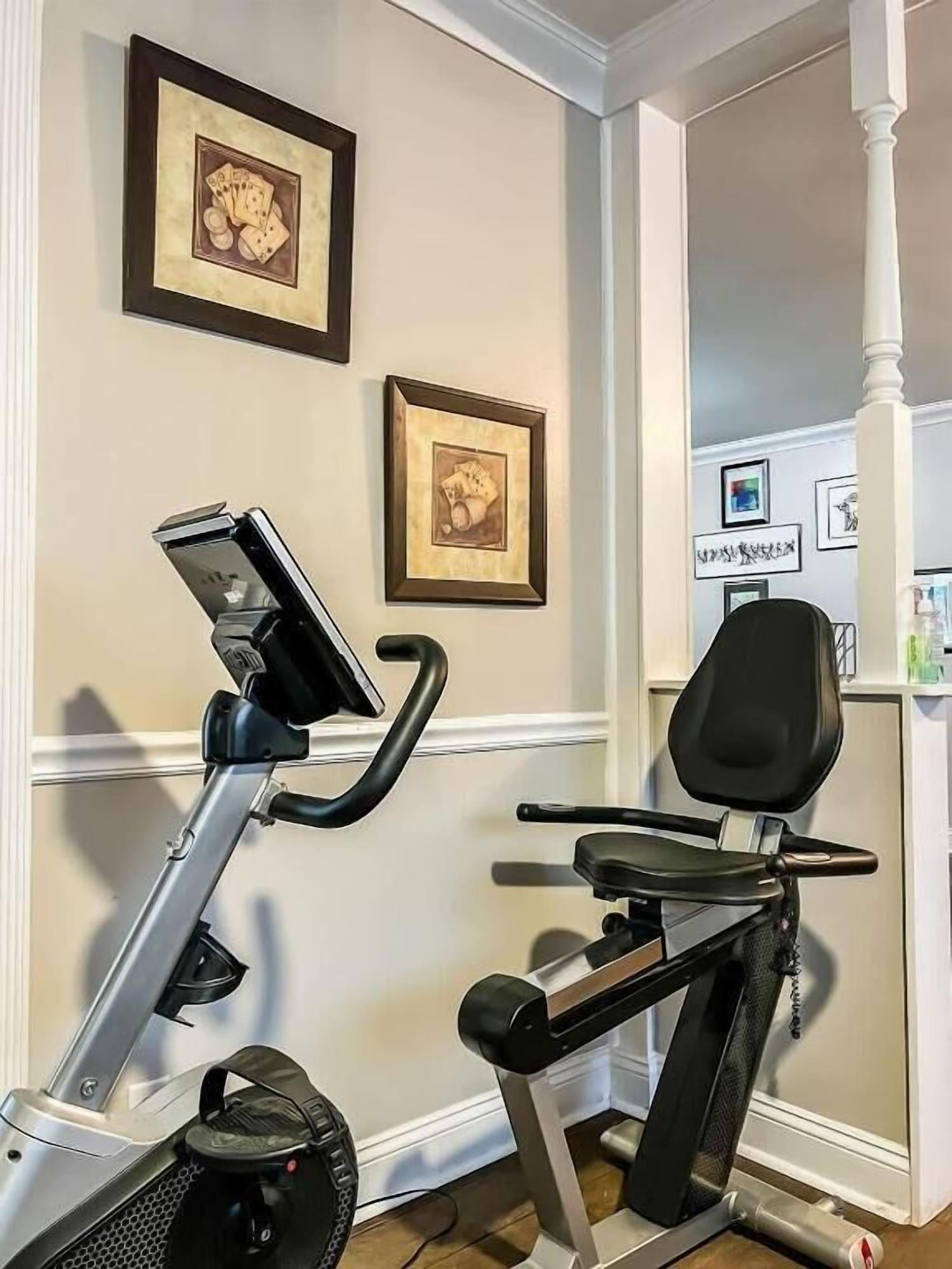 Gimnasio The Gleaming Gemstone on Gilmore