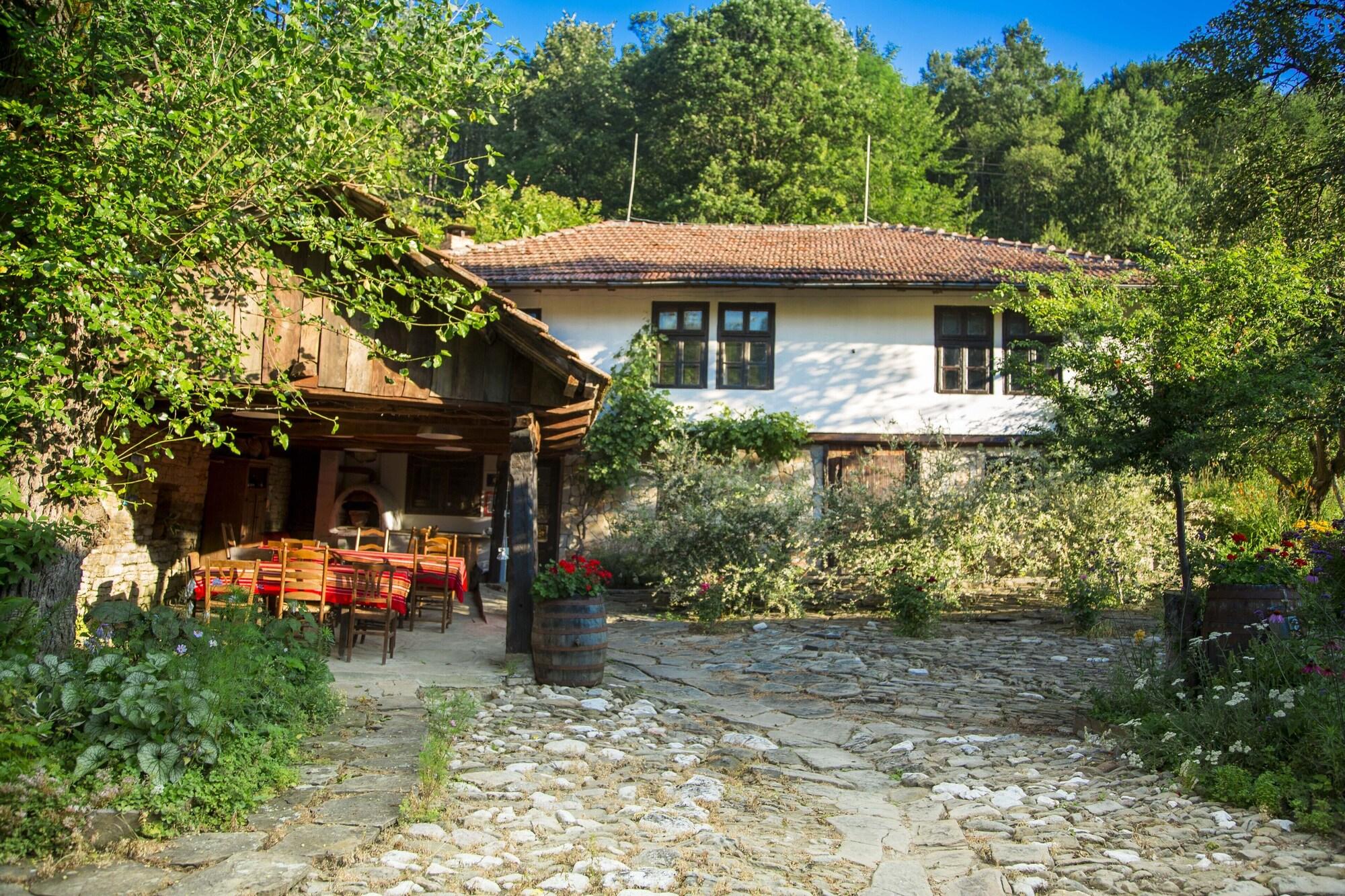Varios Little River Guest House