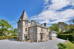 Alojamiento - Knockendarroch Hotel