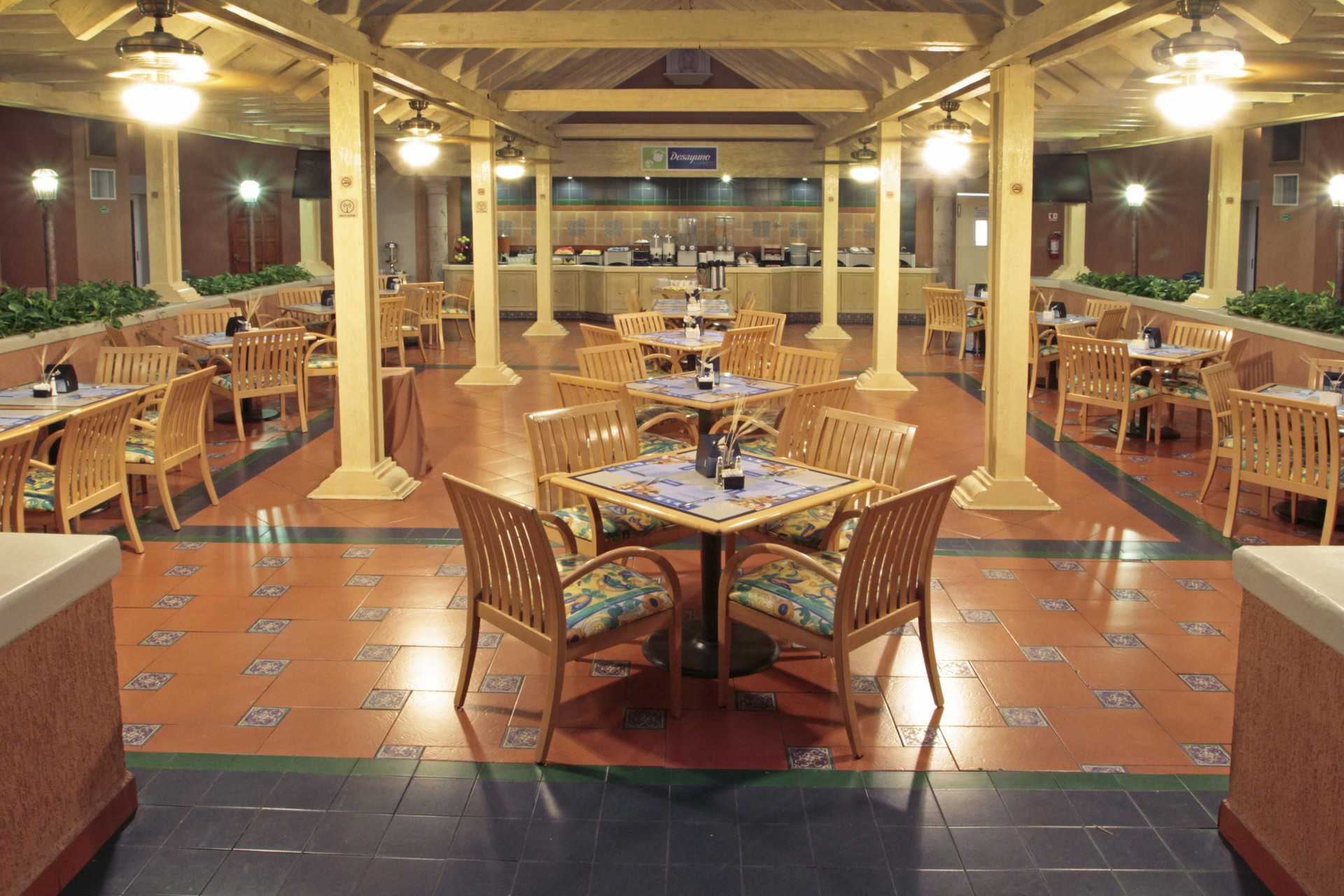 Restaurant Holiday Inn Express Monterrey Galerias by IHG