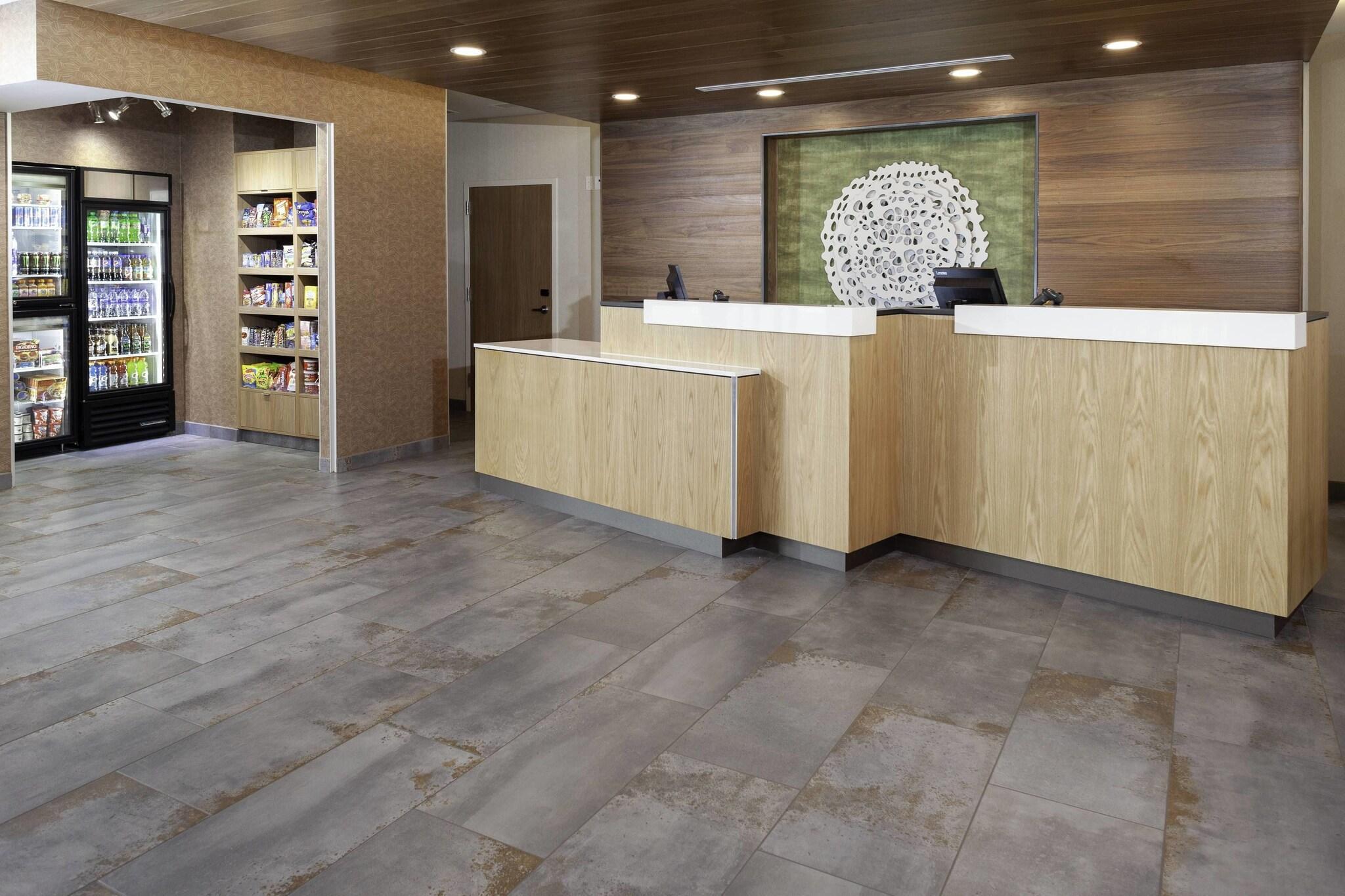 Vista Lobby Fairfield Inn & Suites by Marriott Fort Morgan