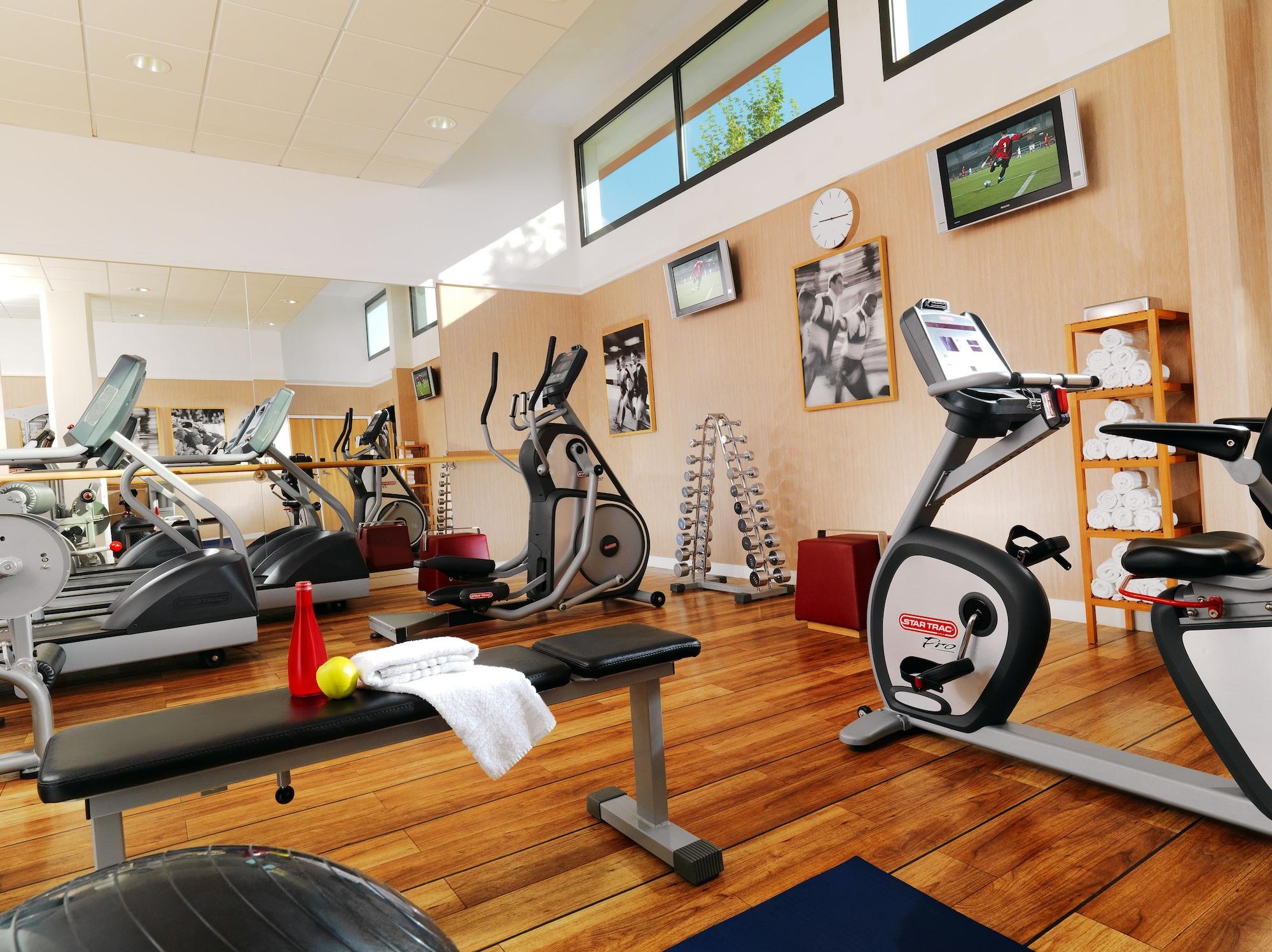 Gimnasio Courtyard by Marriott Paris La Defense West - Colombes