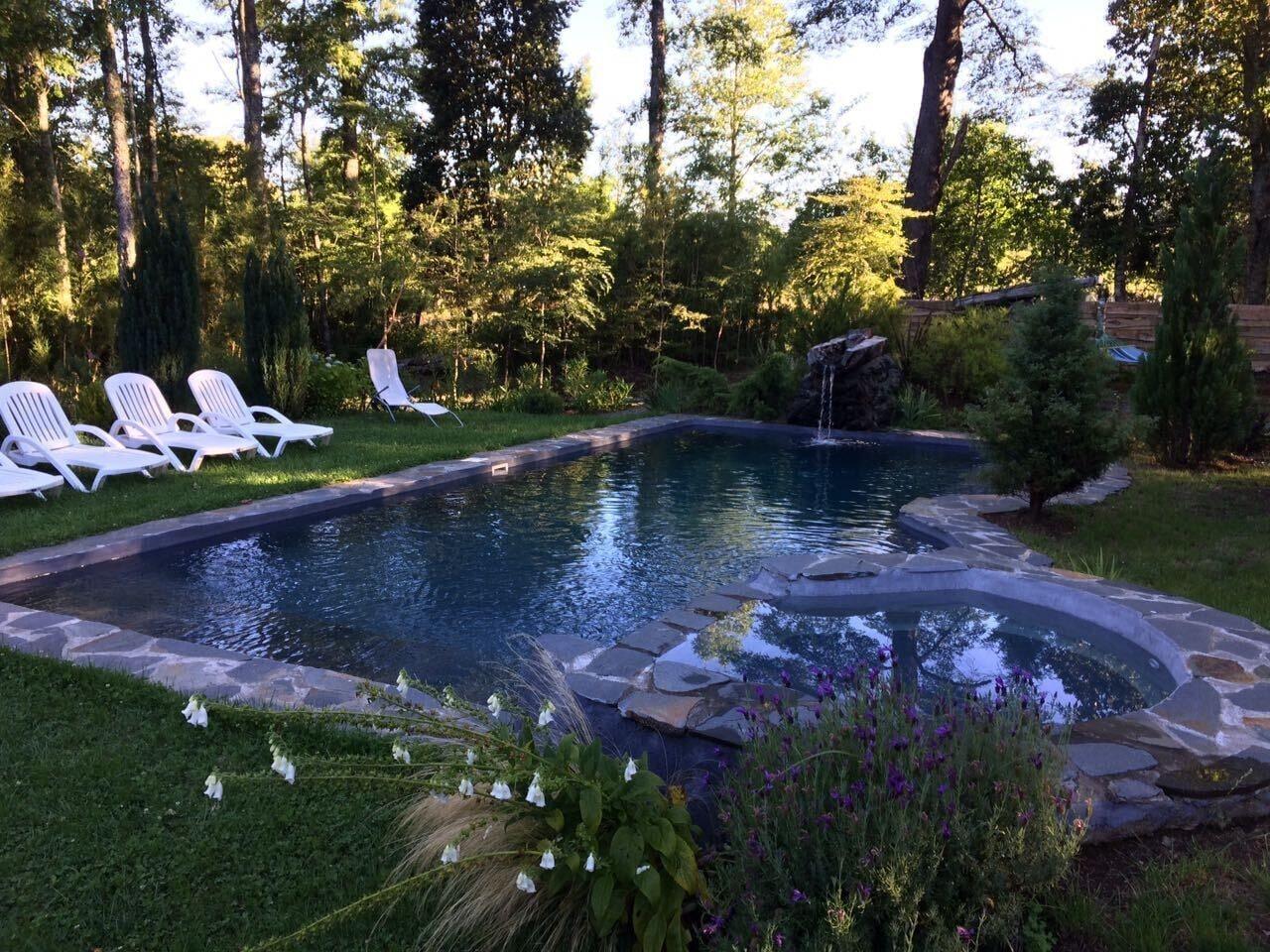 Vista Piscina Cabañas Pucon - Caburga