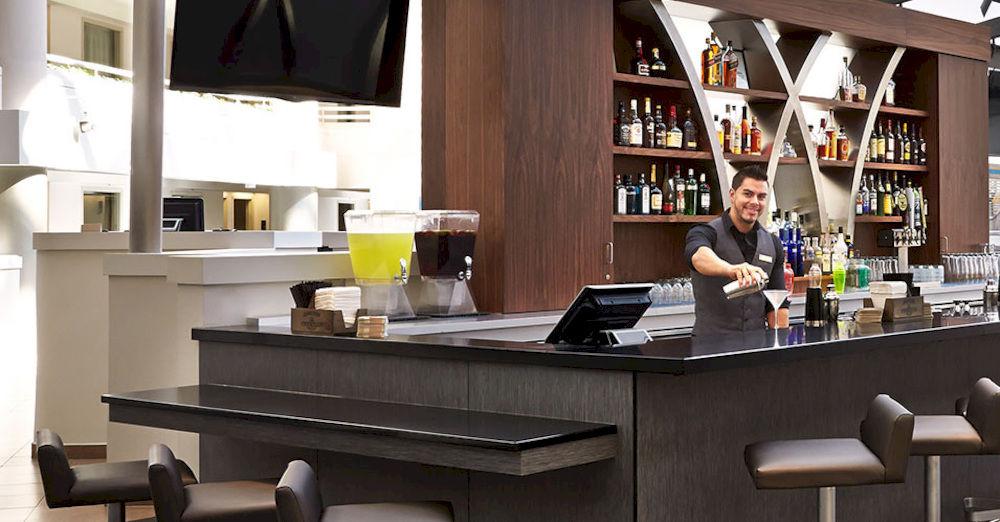 Bar/Lounge Embassy Suites Washington D.C. Chevy Chase Pavillion
