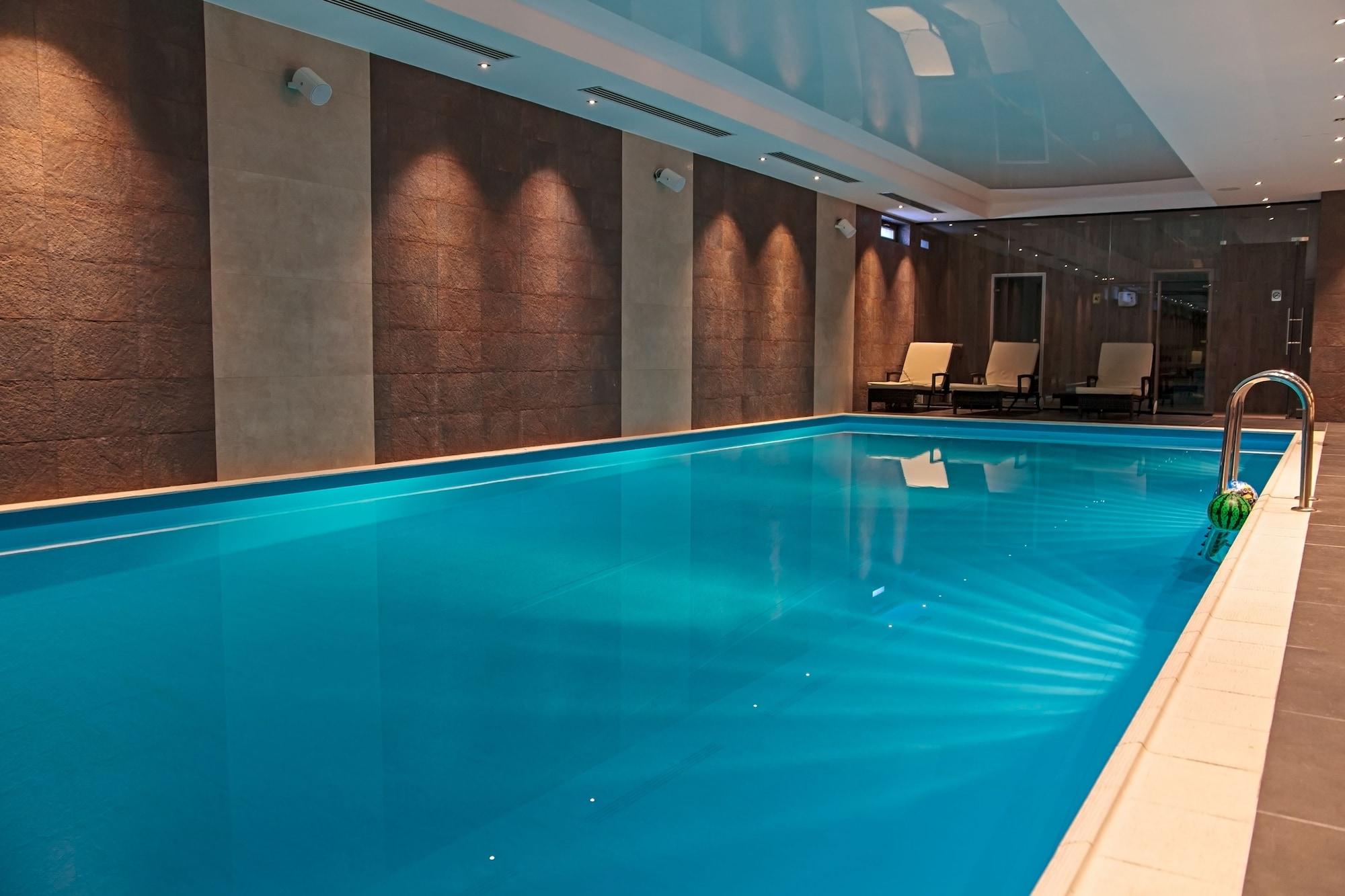 Varios Orbi Palace Hotel & Suites