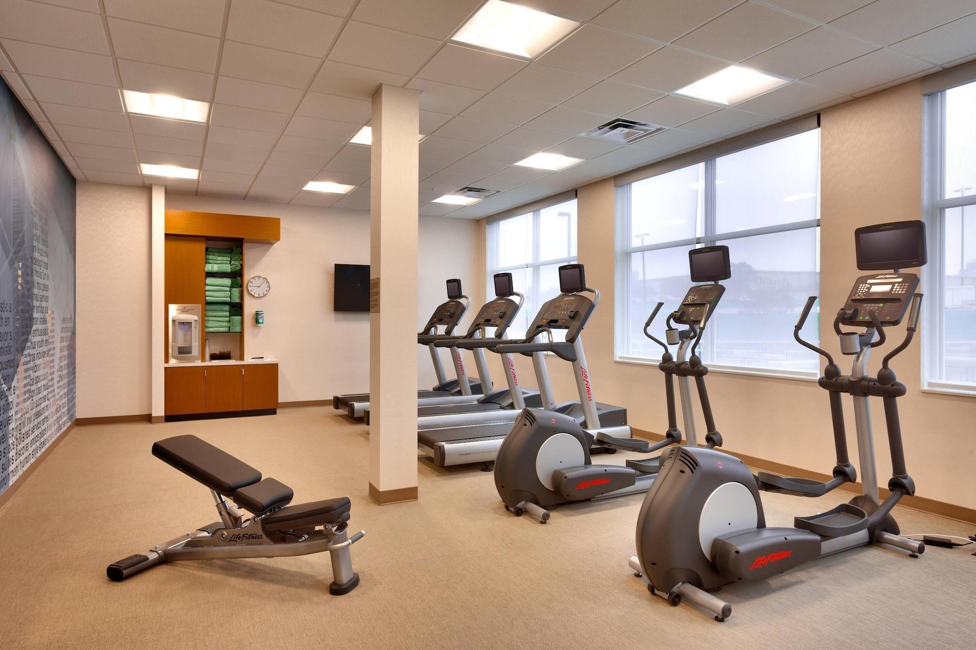 Gimnasio SpringHill Suites by Marriott Coralville