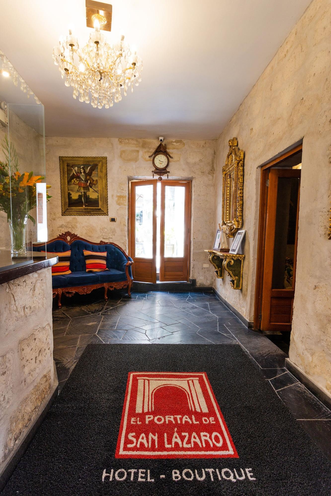 Vista Lobby El Portal de San Lázaro