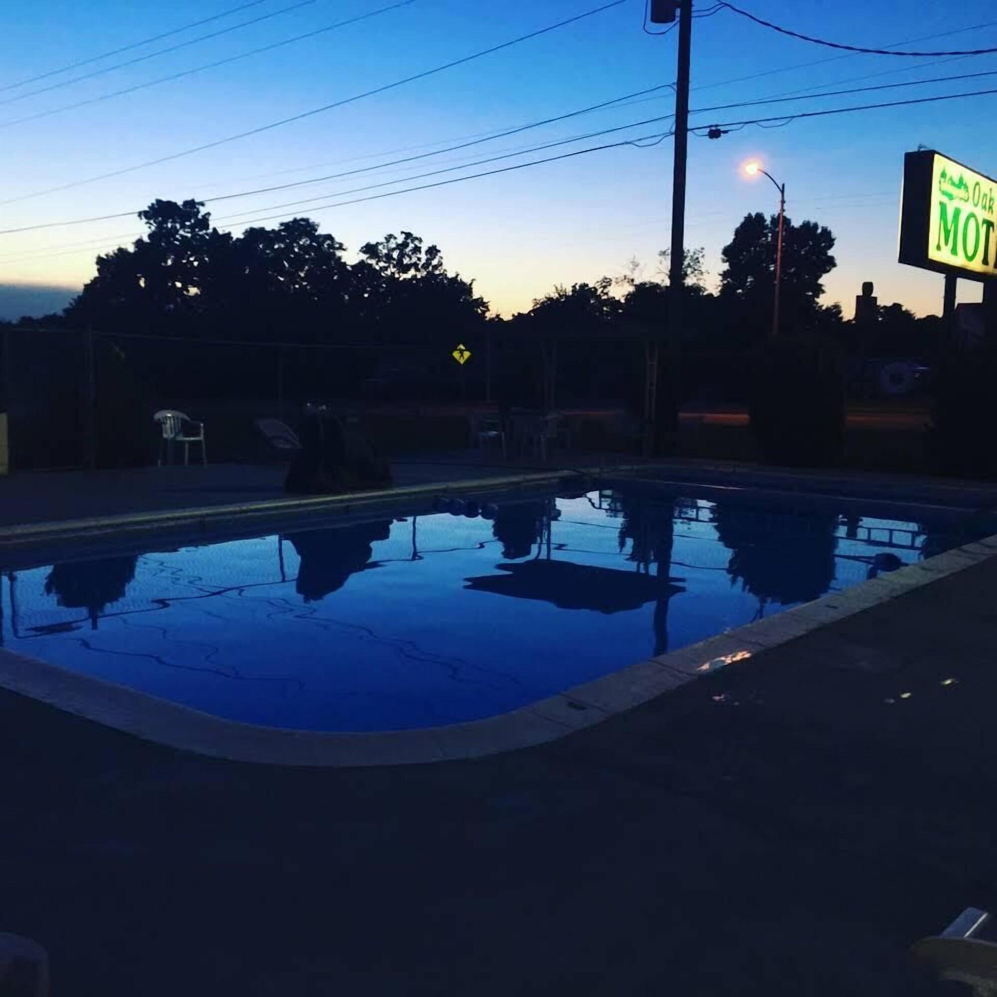 Varios Oak Park Motel