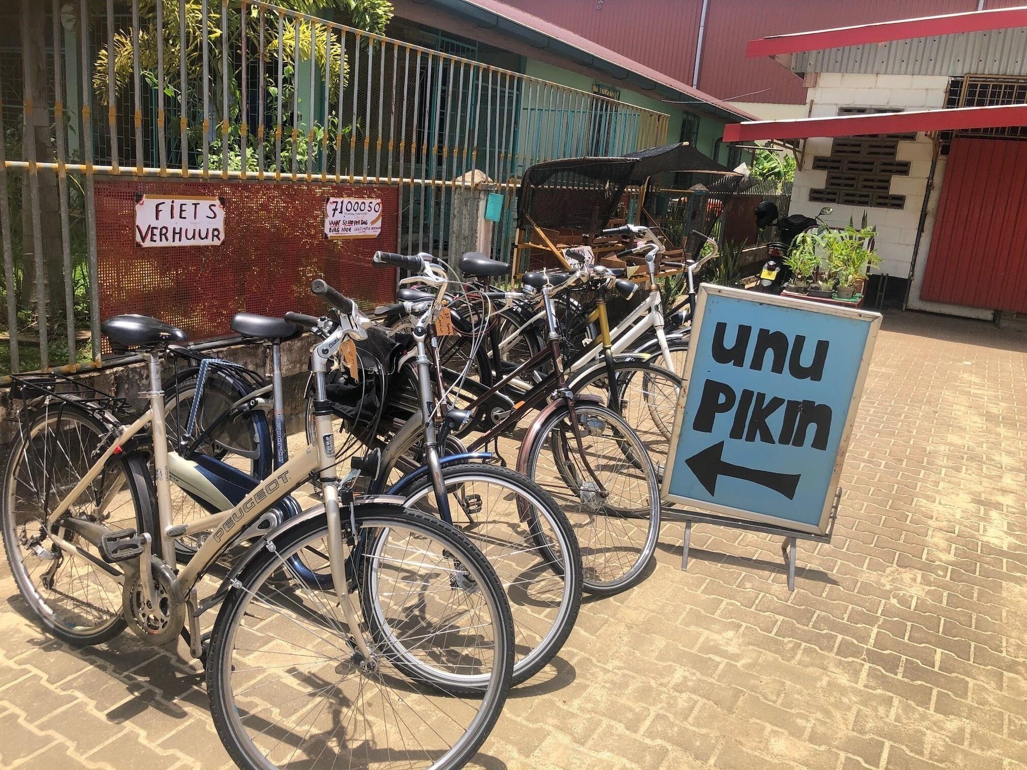 Vista Exterior Unu Pikin Guesthouse