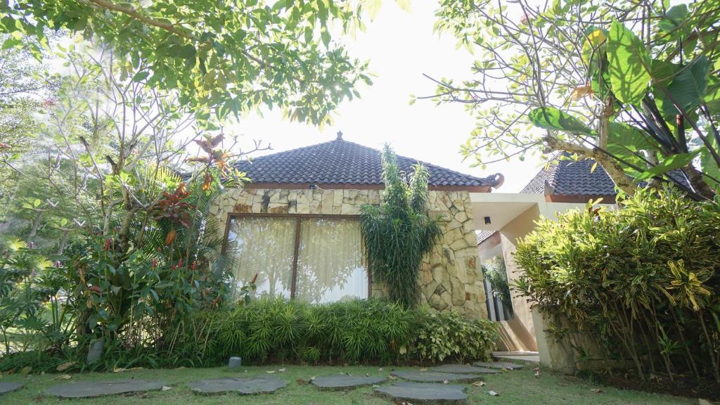 Vista Lobby Shanaya Resort Malang