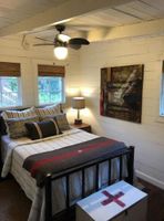 Alquiler Vacacional - Cozy Cottage Nestled on Waters Edge