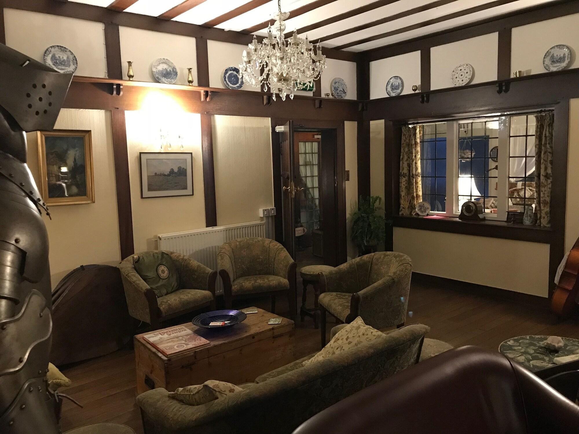 Bar/Salón Barons Court Hotel