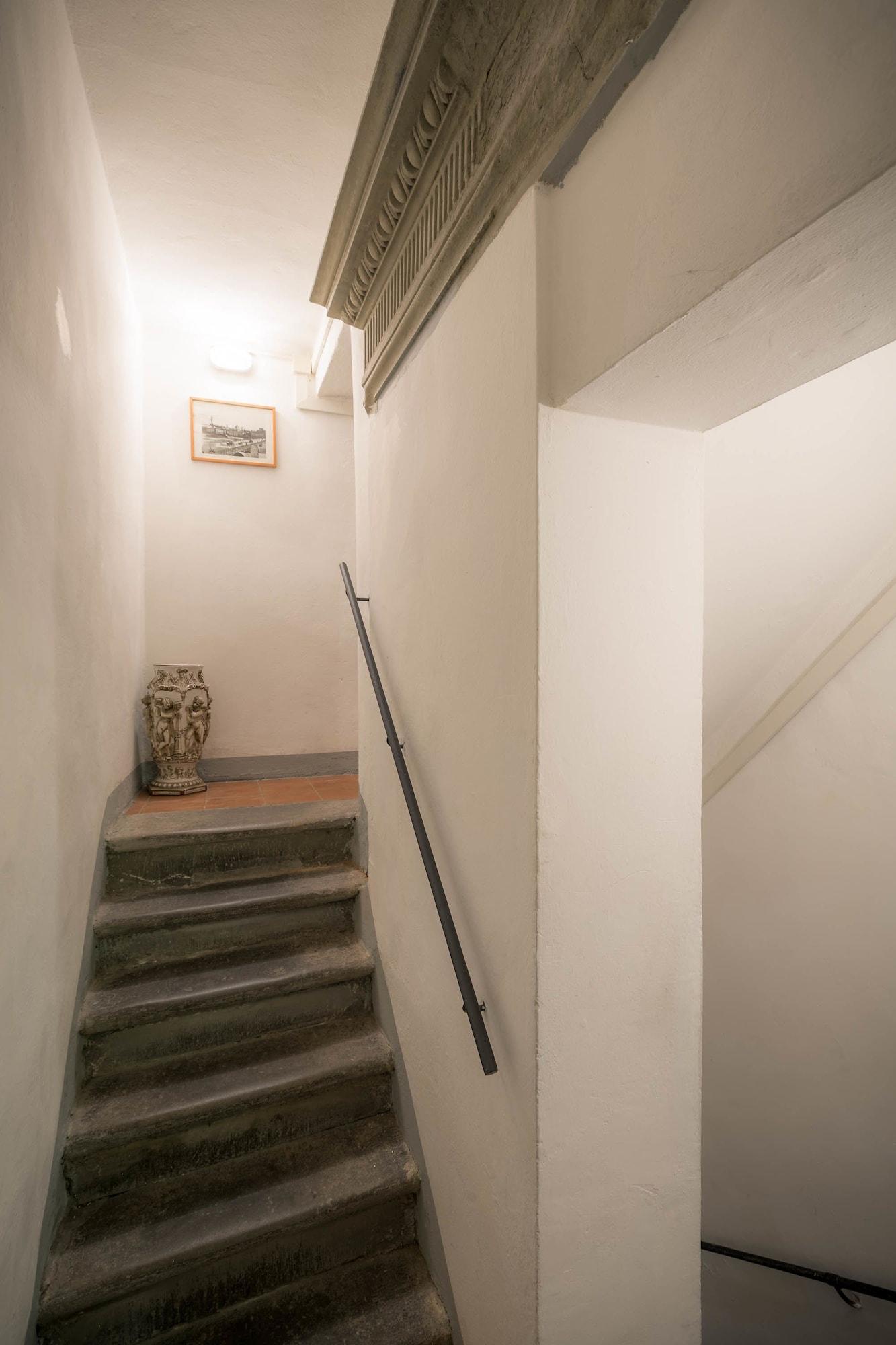 Varios Novella Apartments