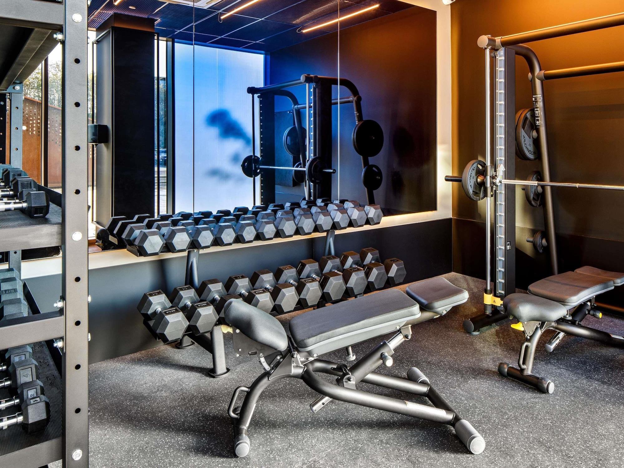 Varios TRIBE Manchester Airport