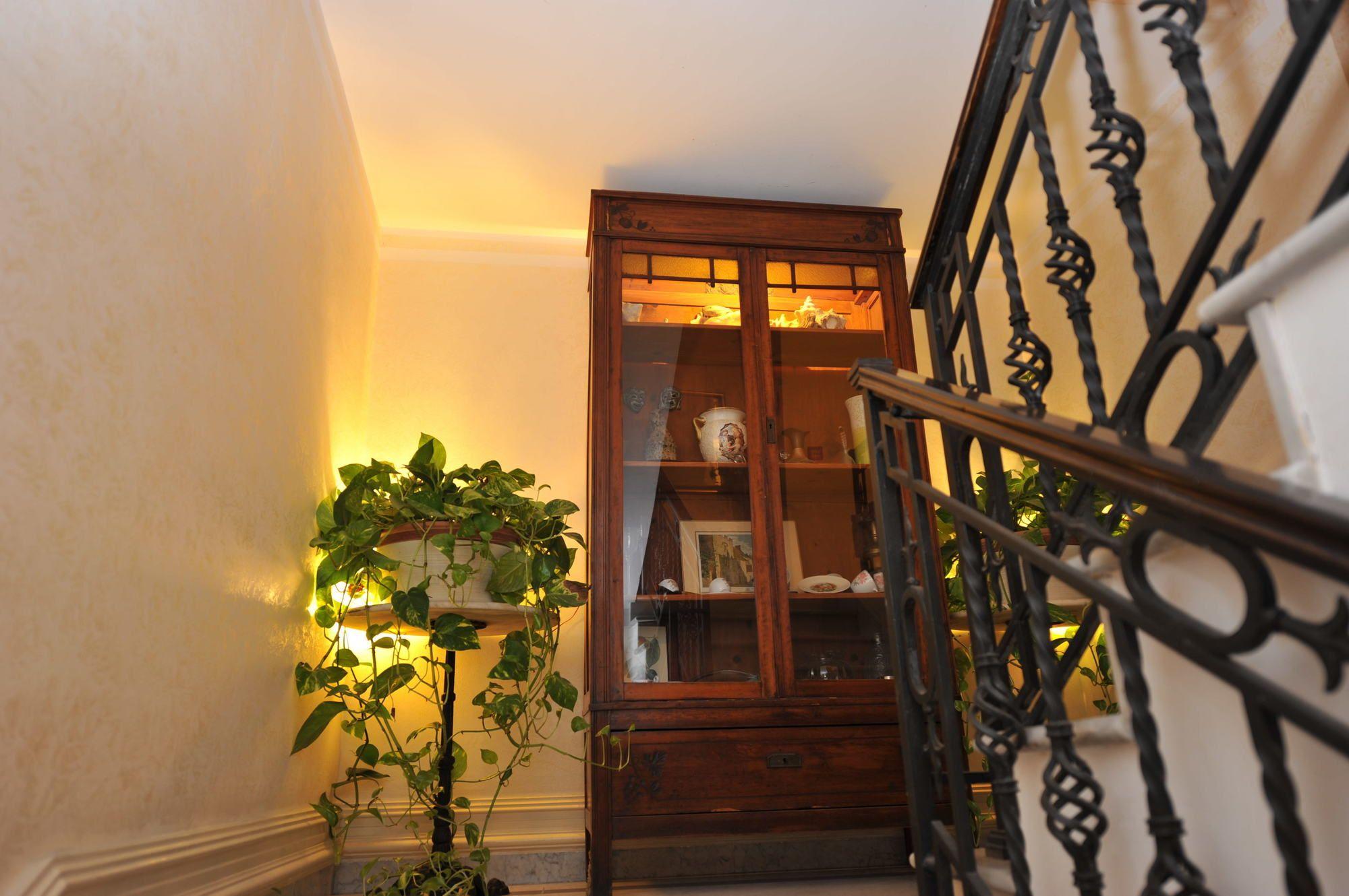 Varios Hotel Donato