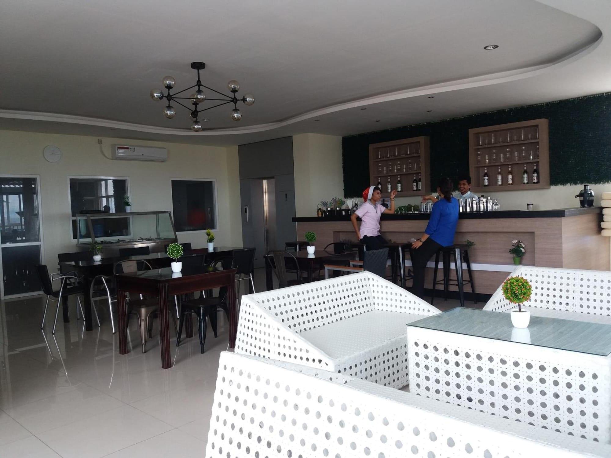 Restaurant Avon's Residence