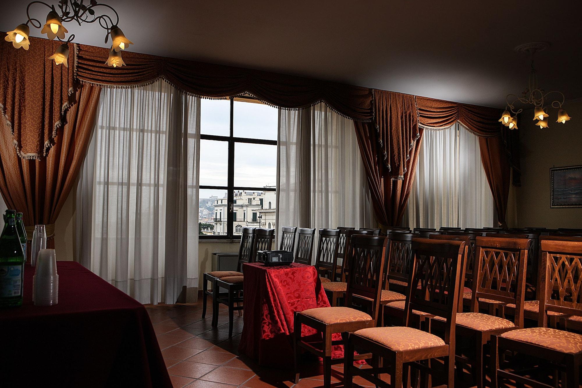 Sala de Reuniones Grand Hotel Capodimonte