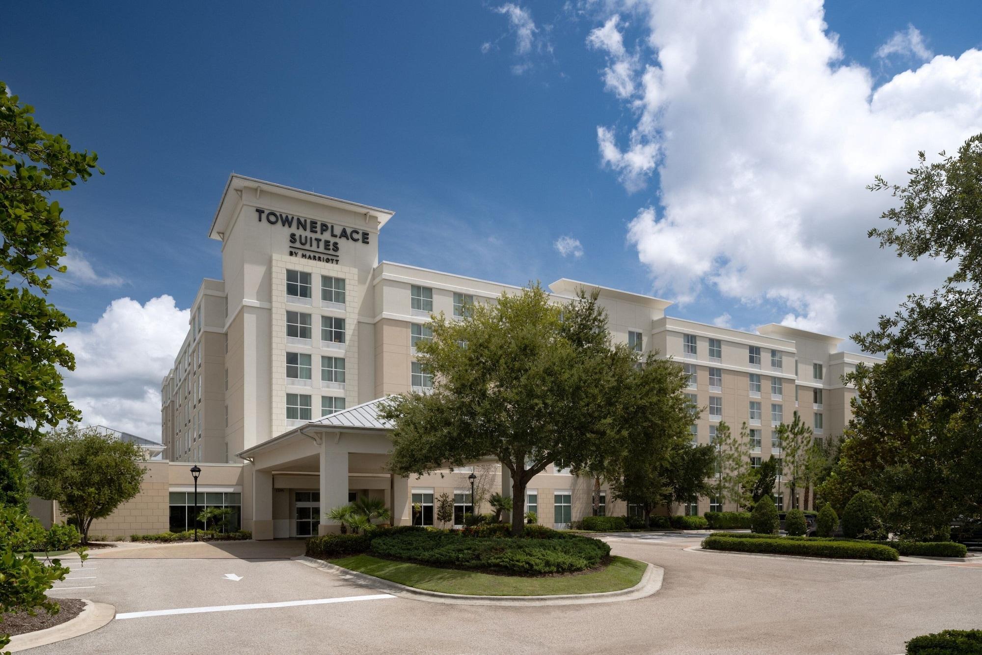 Vista Exterior TownePlace Suites Orlando at FLAMINGO CROSSINGS Town Center/Western Entrance