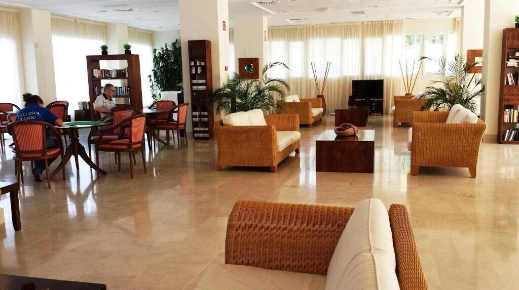 Sala de Reuniones Ballesol Costablanca Senior Resort mayores de 55
