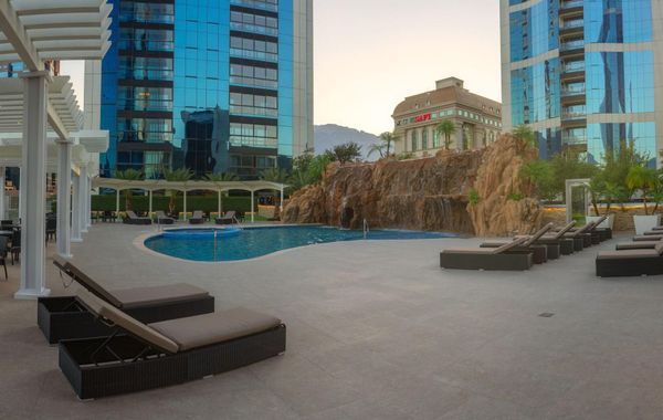 Safi Royal Luxury Metropolitan