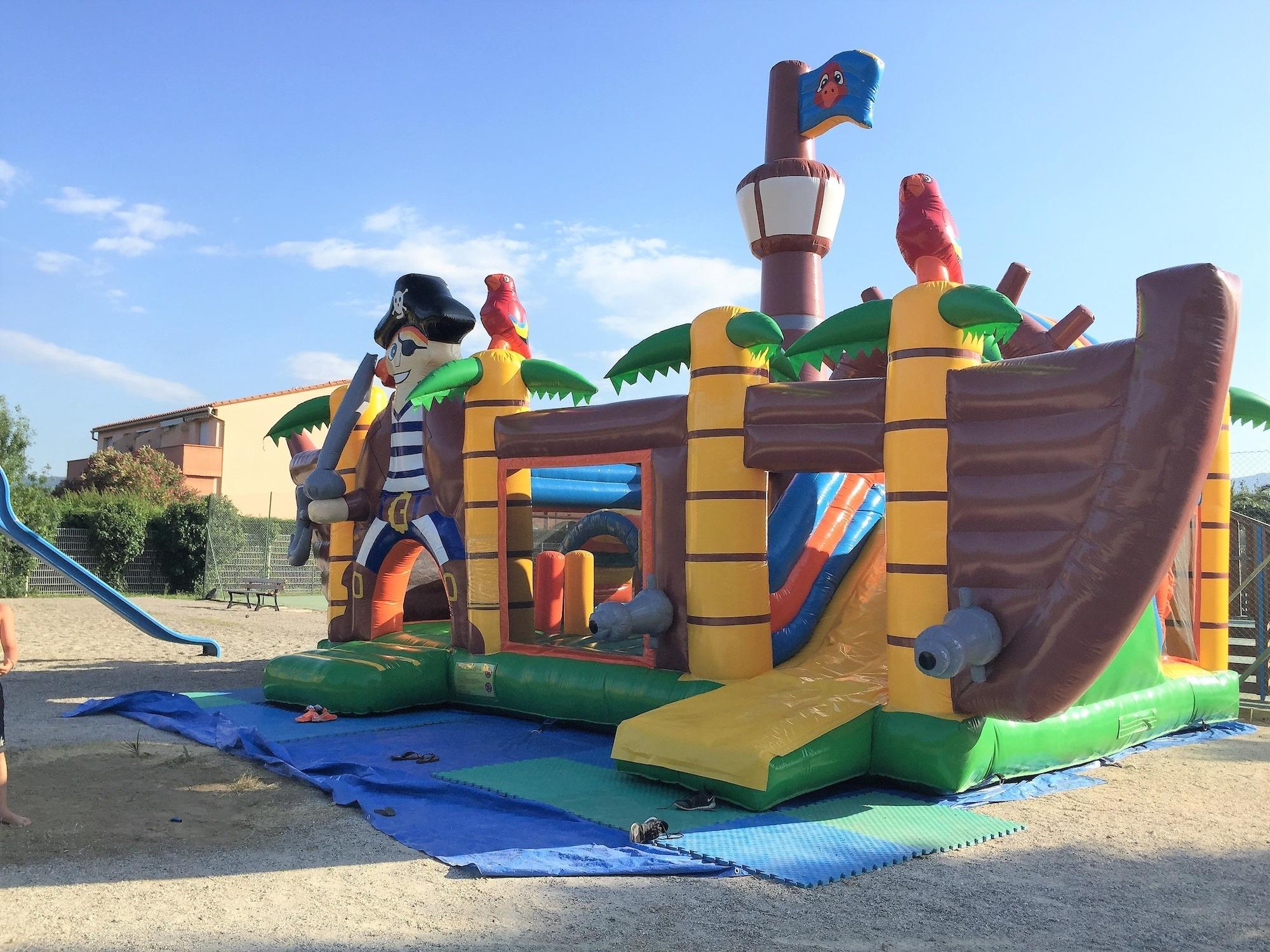 Instalaciones Recreativas Residence Antinea