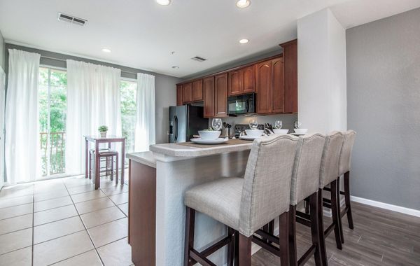 Updated Townhome, Near Conv Ctr, Universal & I-dr - Hoteles en Disney Area de Orlando