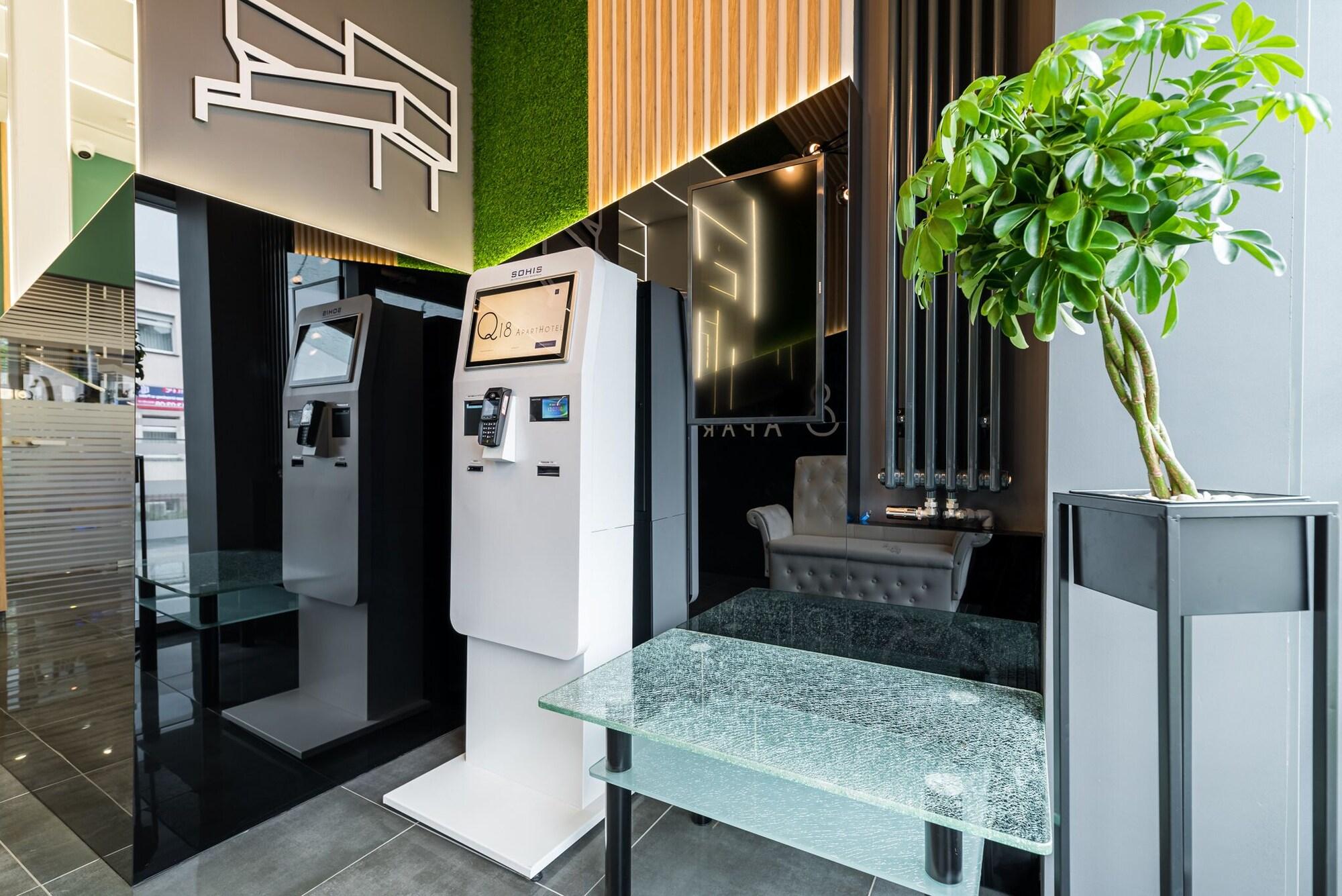 Vista Lobby Q18 ApartHotel