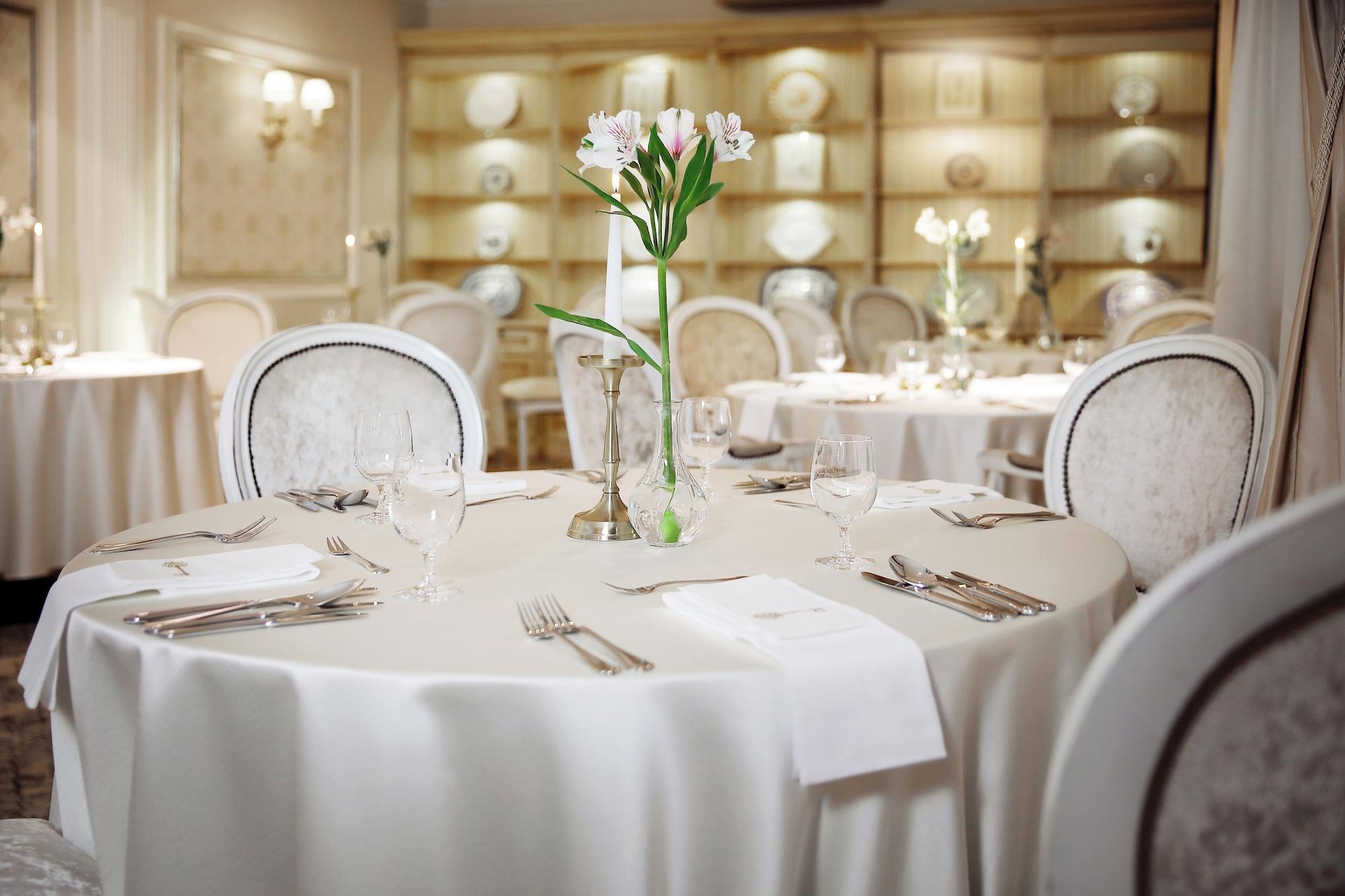 Restaurant Hotel Golden Key 4 Stars Superior