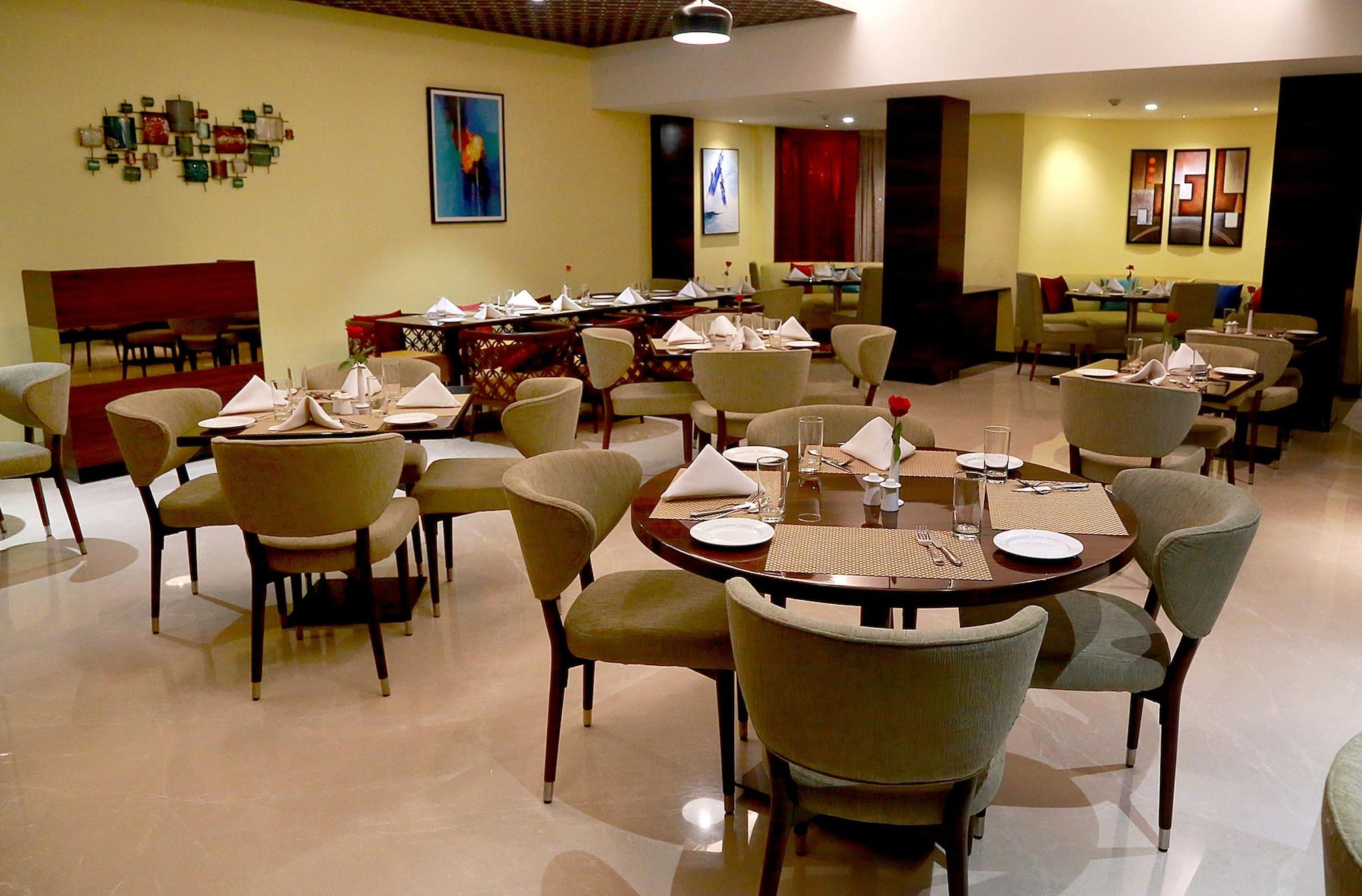 Restaurant Welcomhotel by ITC Hotels, Rama International, Aurangabad