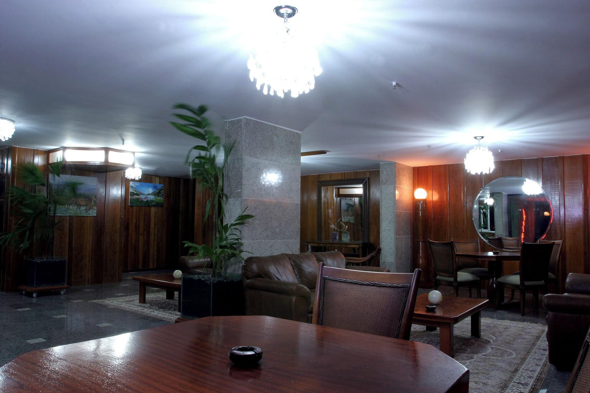 Vista Lobby Hotel Du Lac Macaé