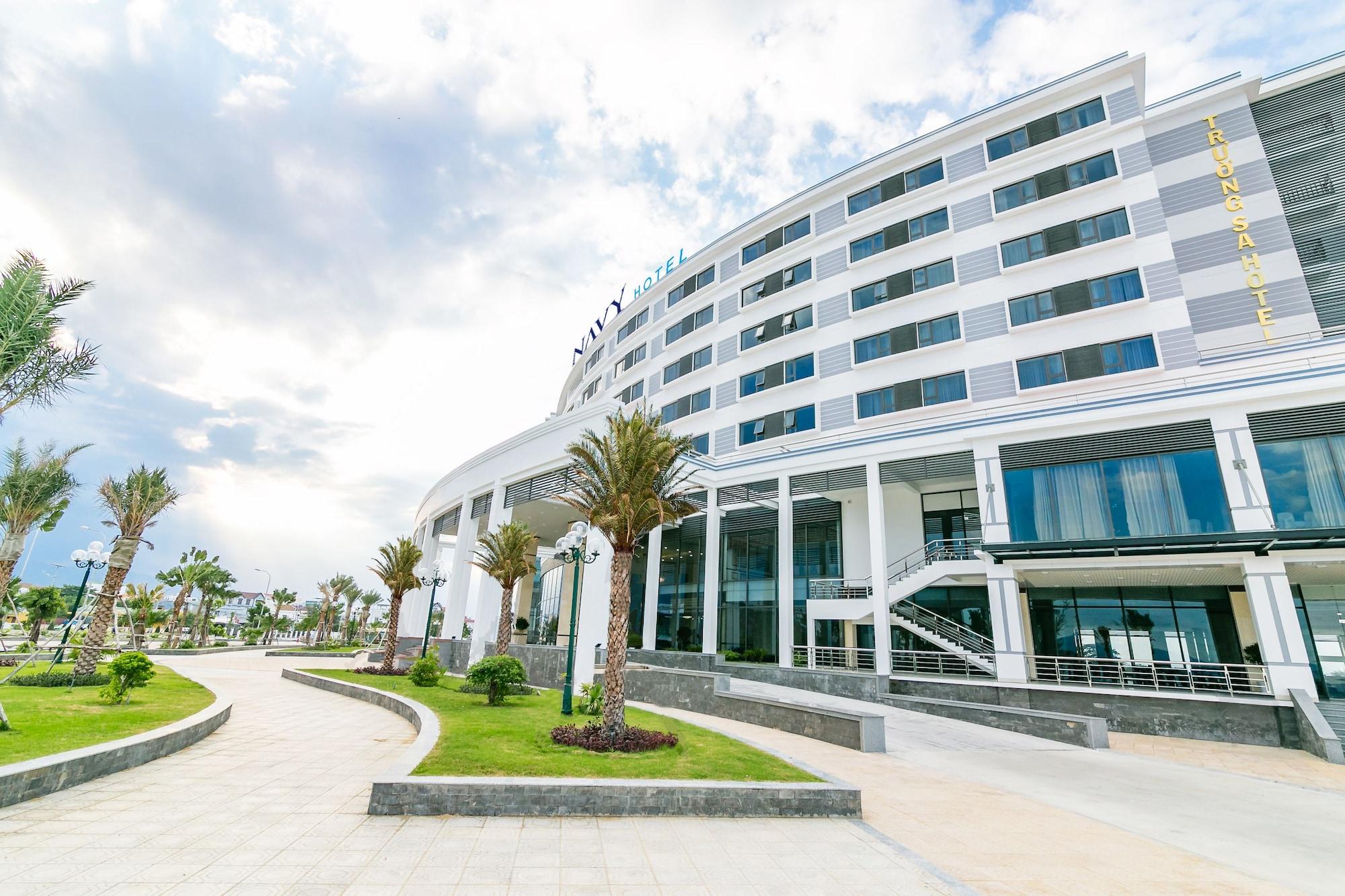 Vista Exterior Navy Hotel Cam Ranh