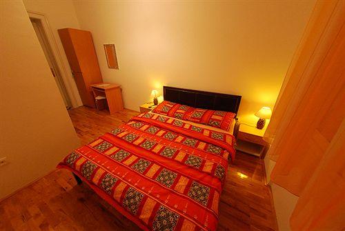 Varios Hostel Split backpackers