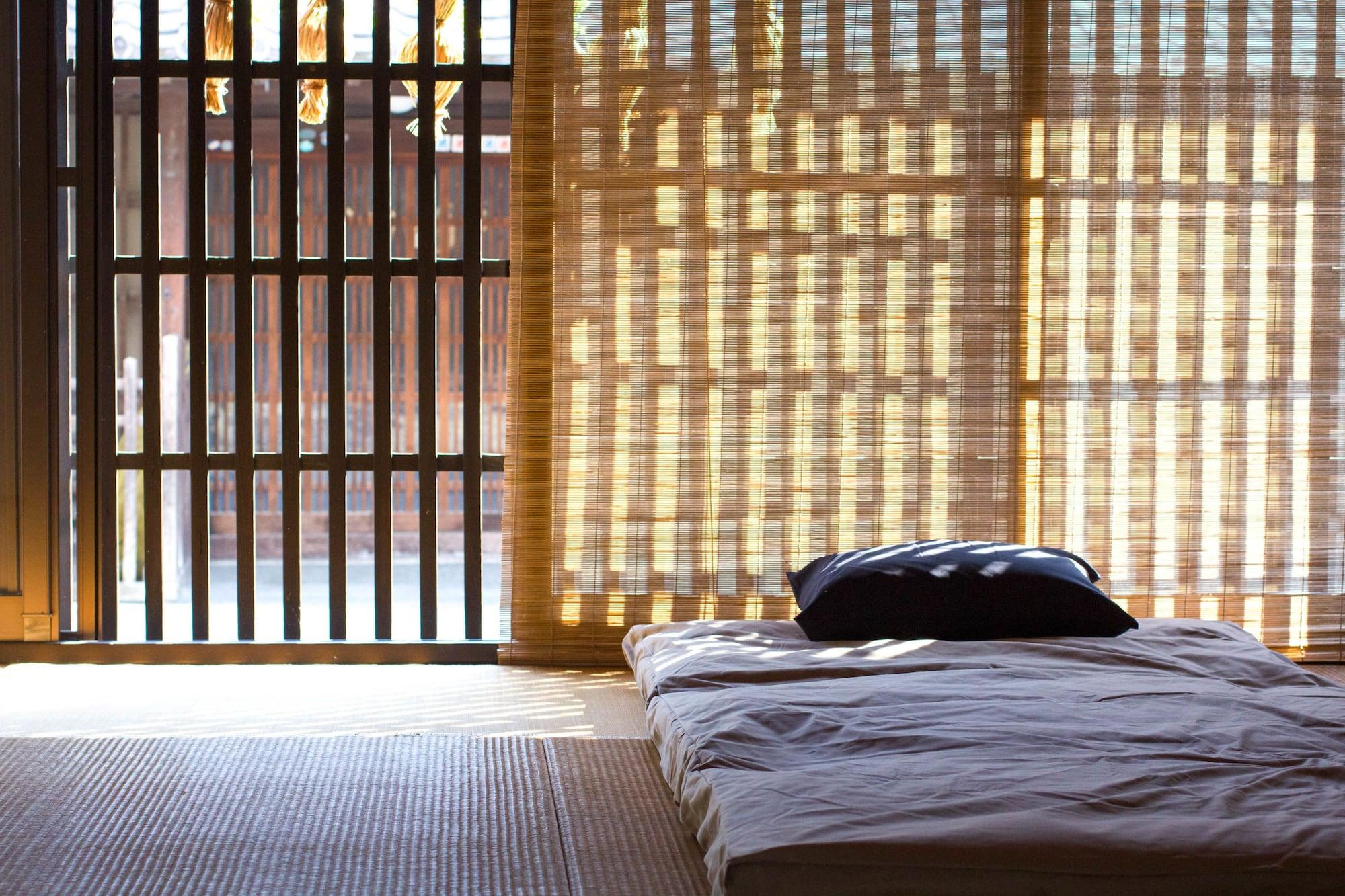 Varios Guesthouse MADO – Hostel