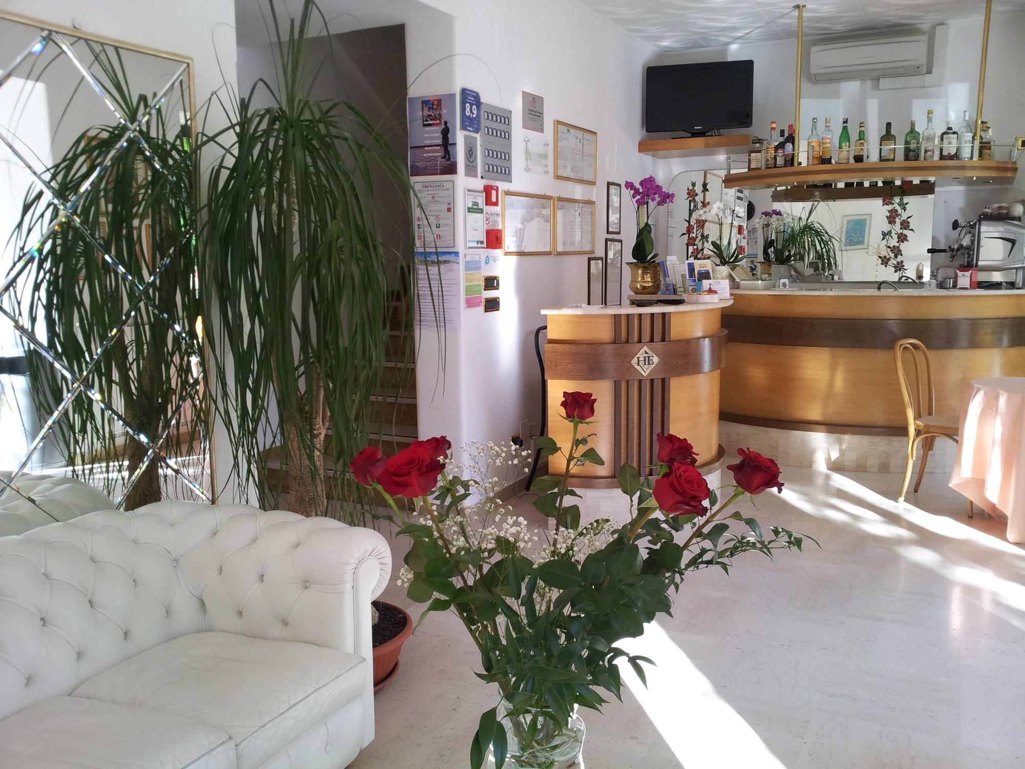 Bar/Salón Eco Hotel Edy