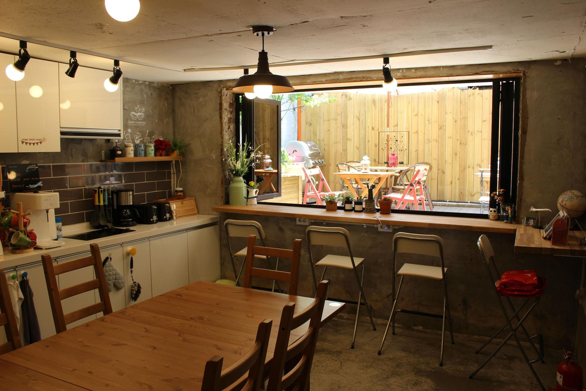 Restaurant Bunk Guest House - Hostel