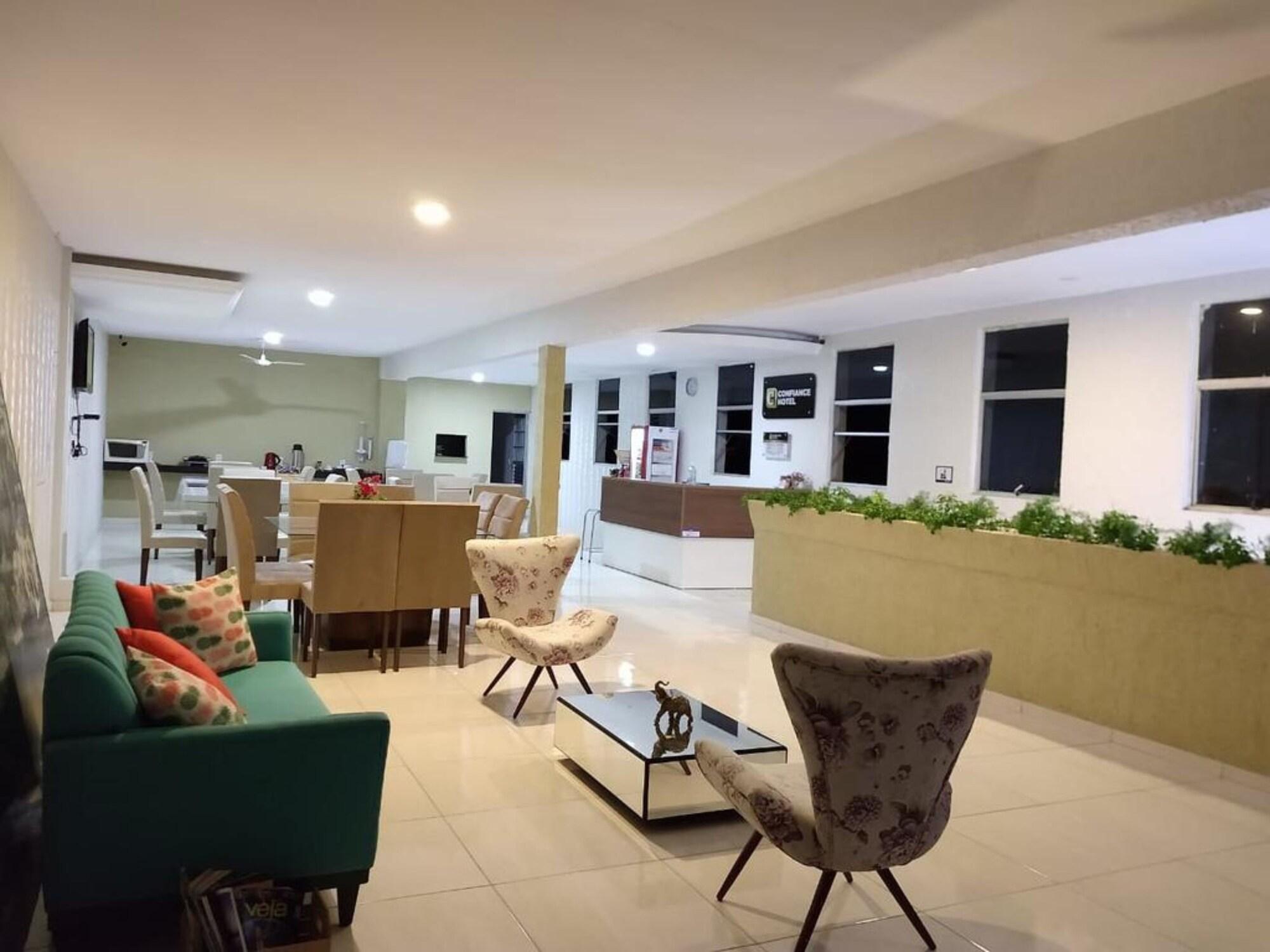 Vista Lobby Confiance Hotel